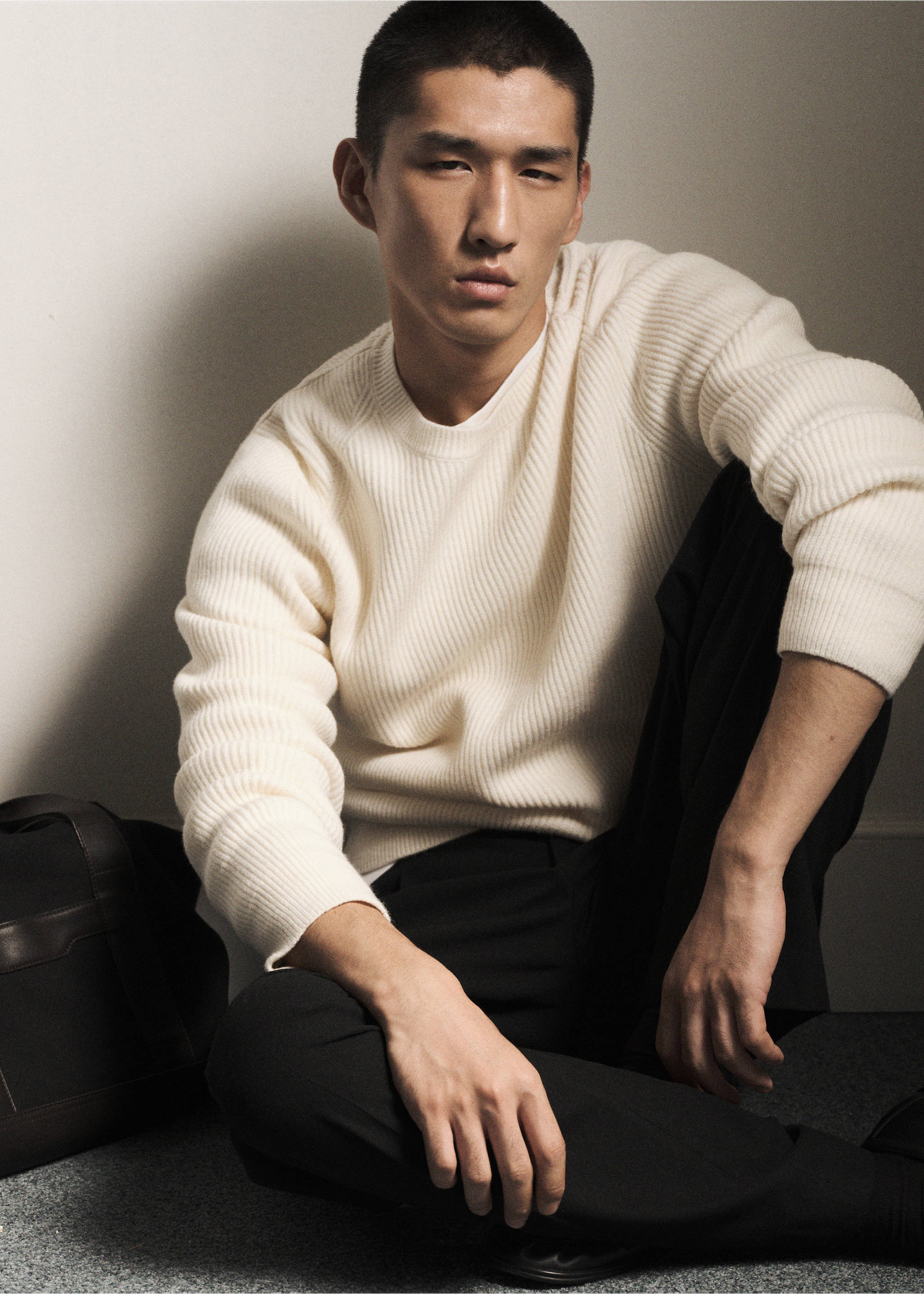 Knitted ribbed sweater - Details of the article 5, Off White. Ref: 37017919-00.