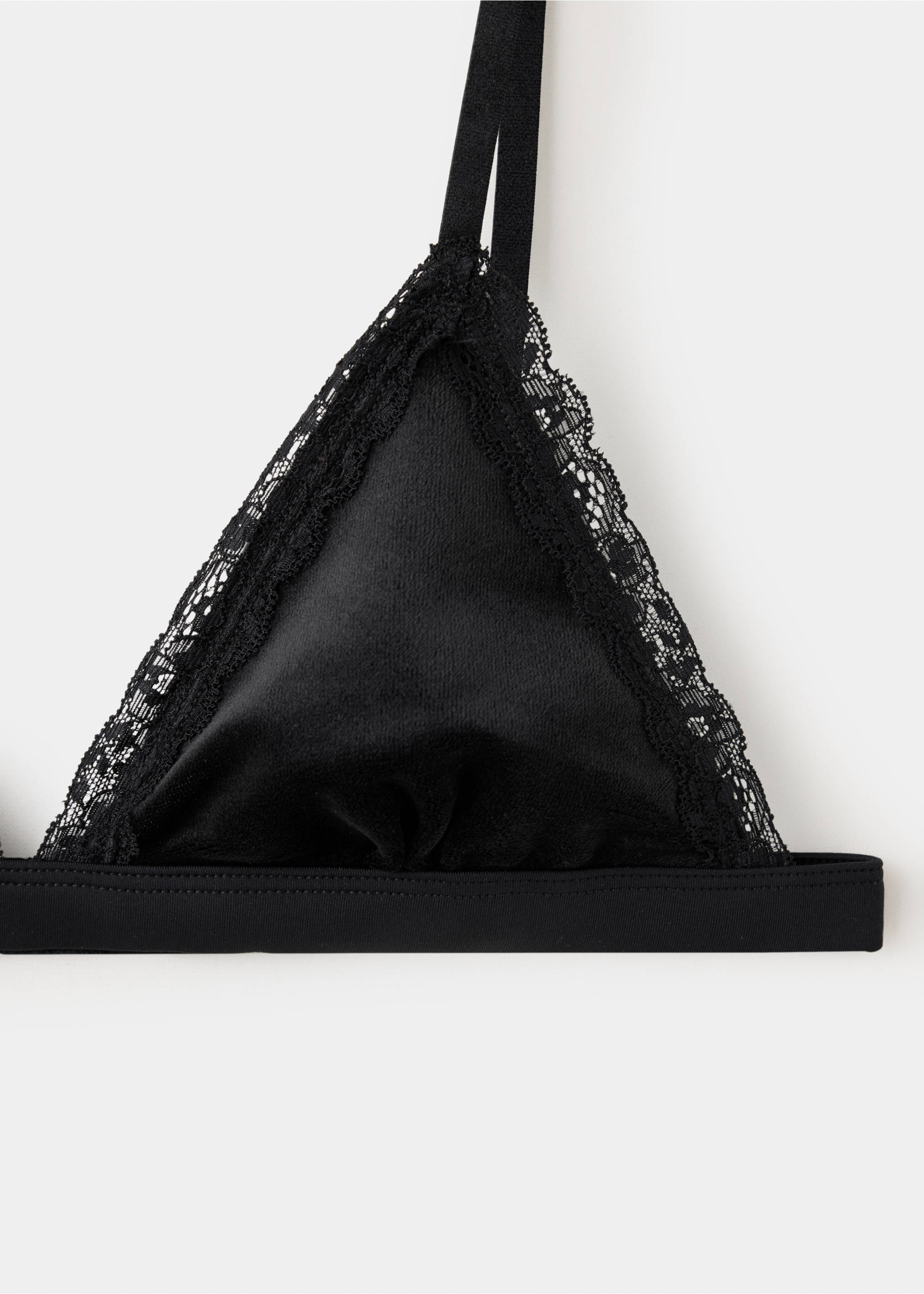 Black bralette detail with delicate lace trim on the triangular cup., Black. Ref: 37017933-00.