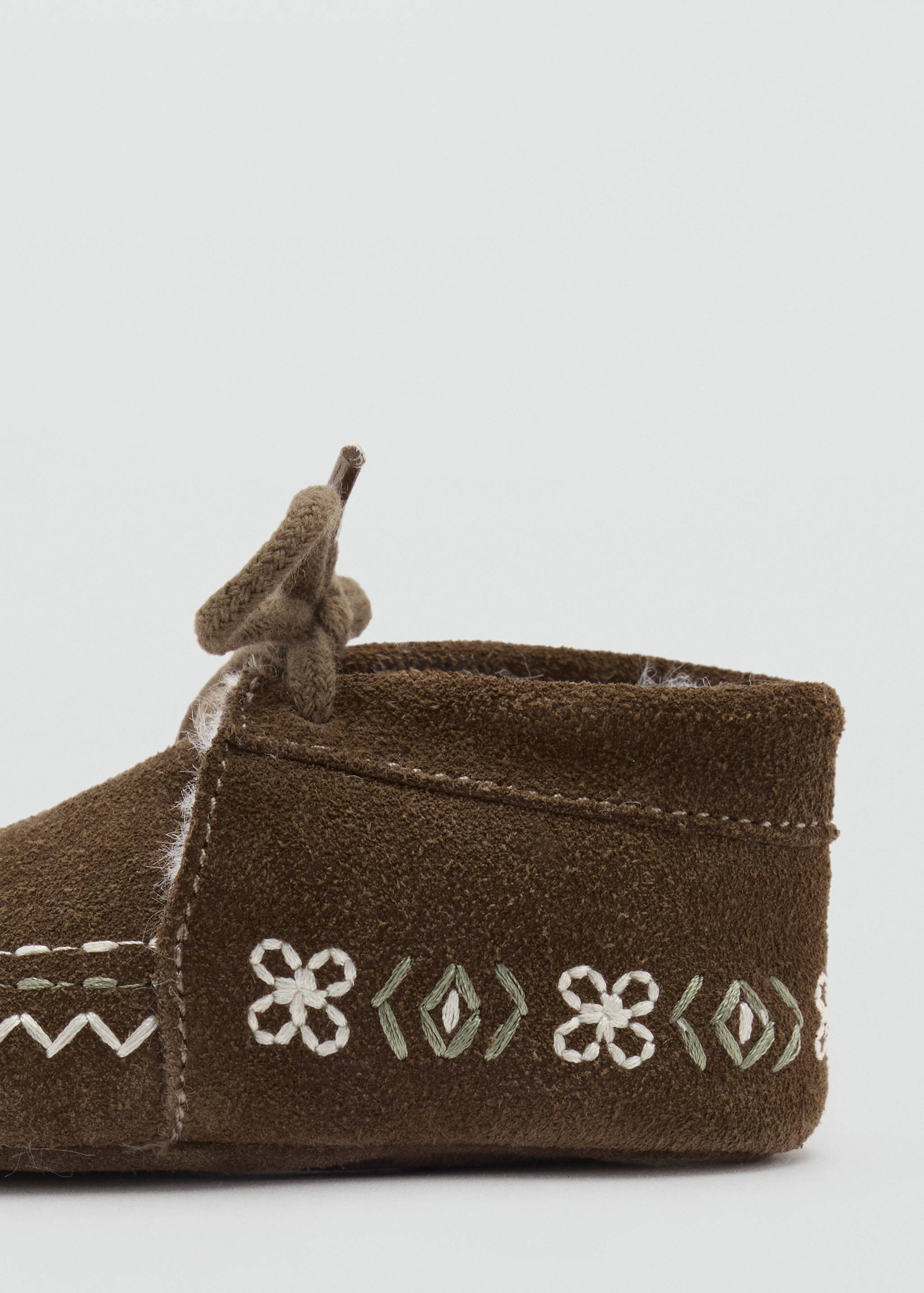Embroidered split suede boots - Details of the article 1
