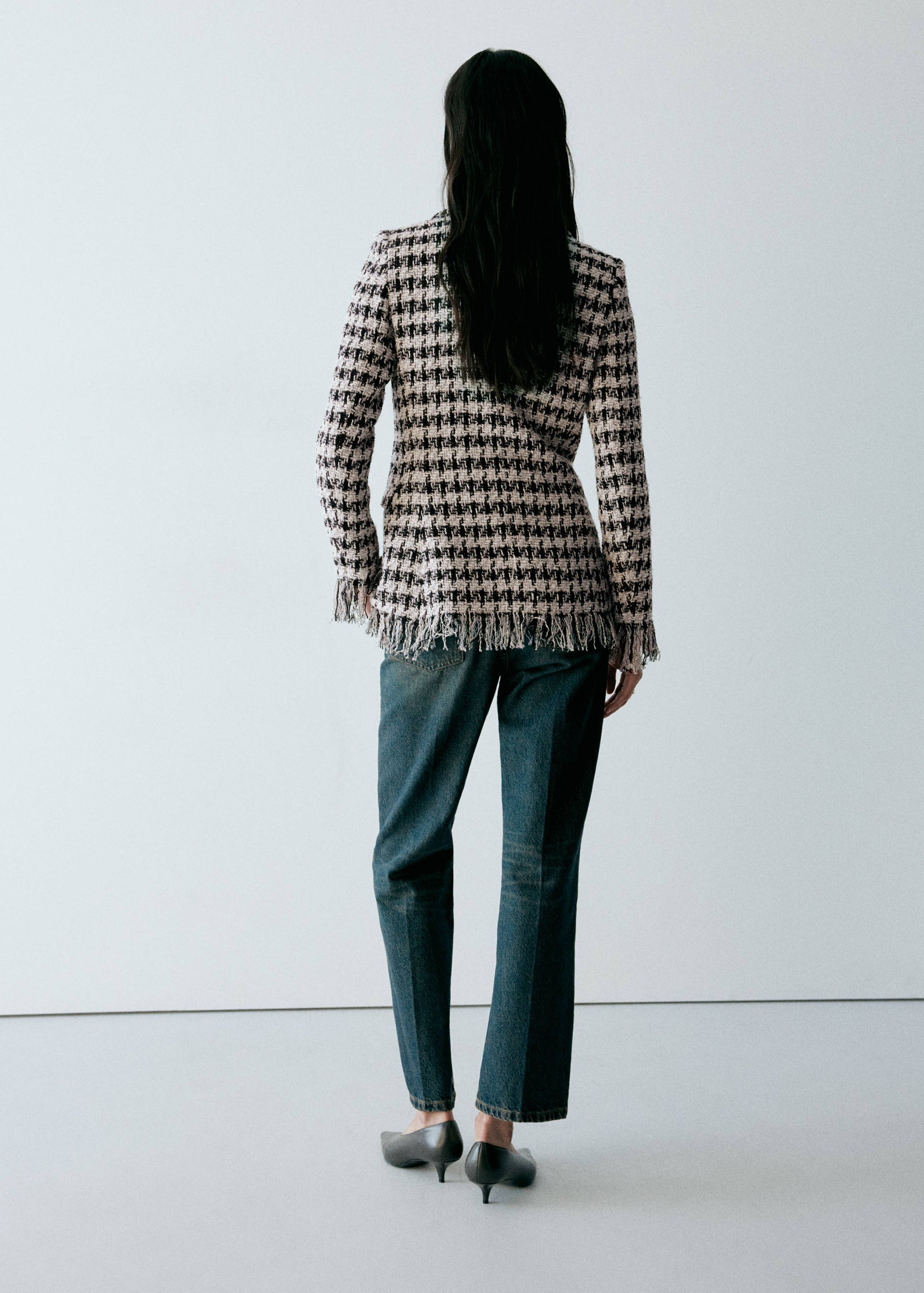 Ausgefranster Blazer mit Hahnentritt-Muster - Rückseite des Artikels