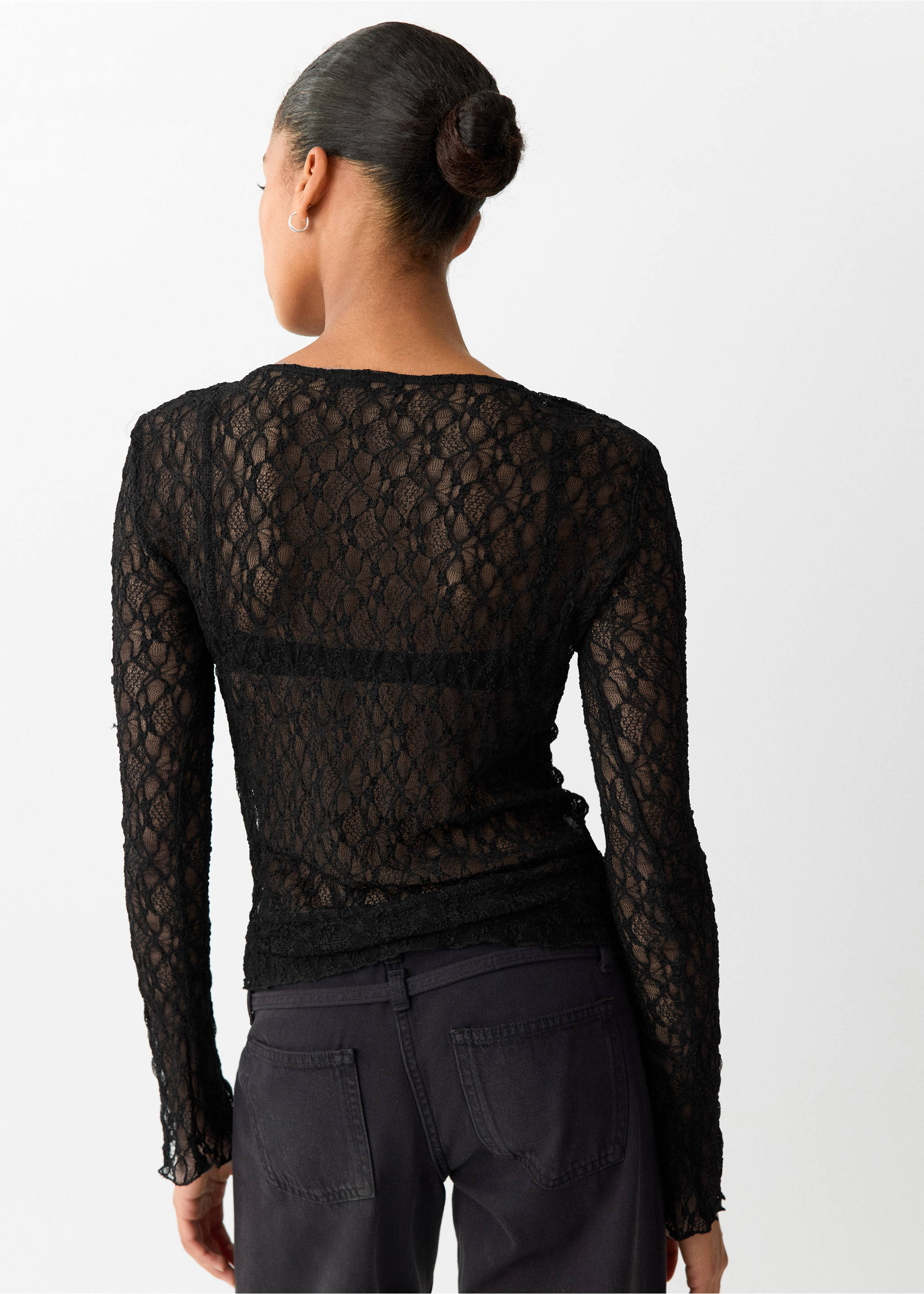 Black long-sleeved lace T-shirt shown from the back., Black. Ref: 37019123-00.