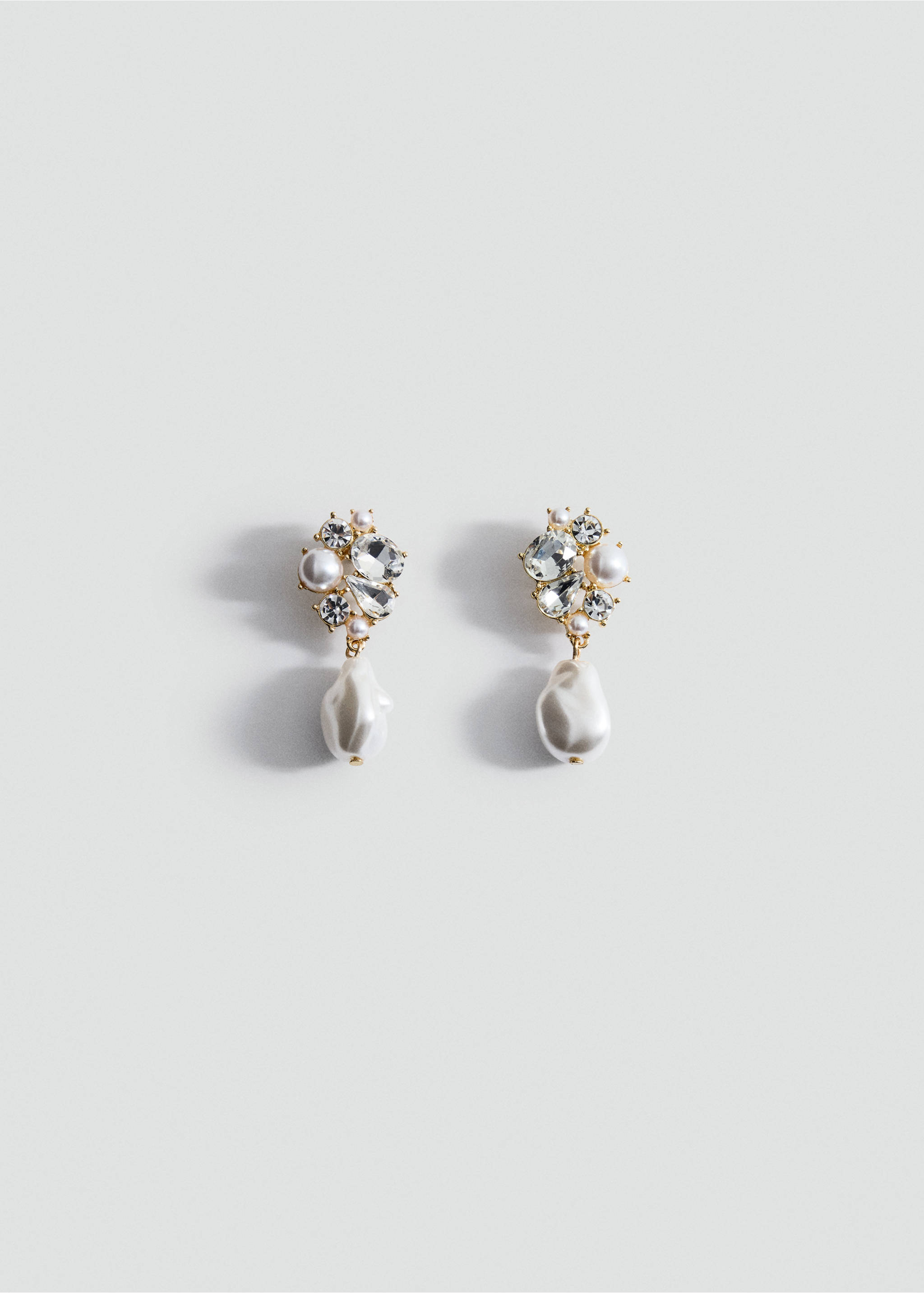 Boucles d’oreilles cristal perle - Article sans modèle, Or. Ref: 37019142-00.