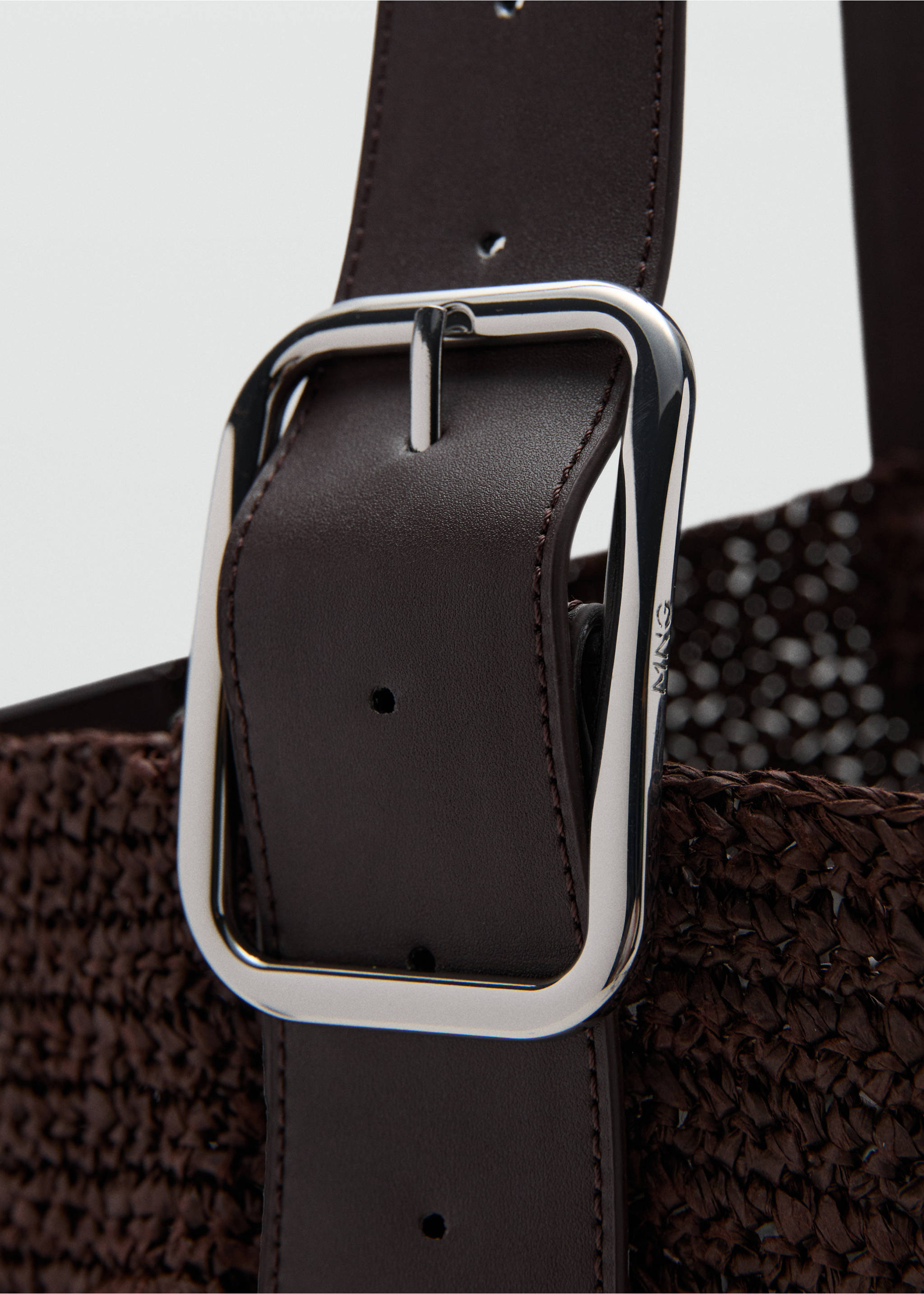 Natural fibre shopper bag with buckle detail - Details of the article 1, Chocolate. Ref: 37021329-00.