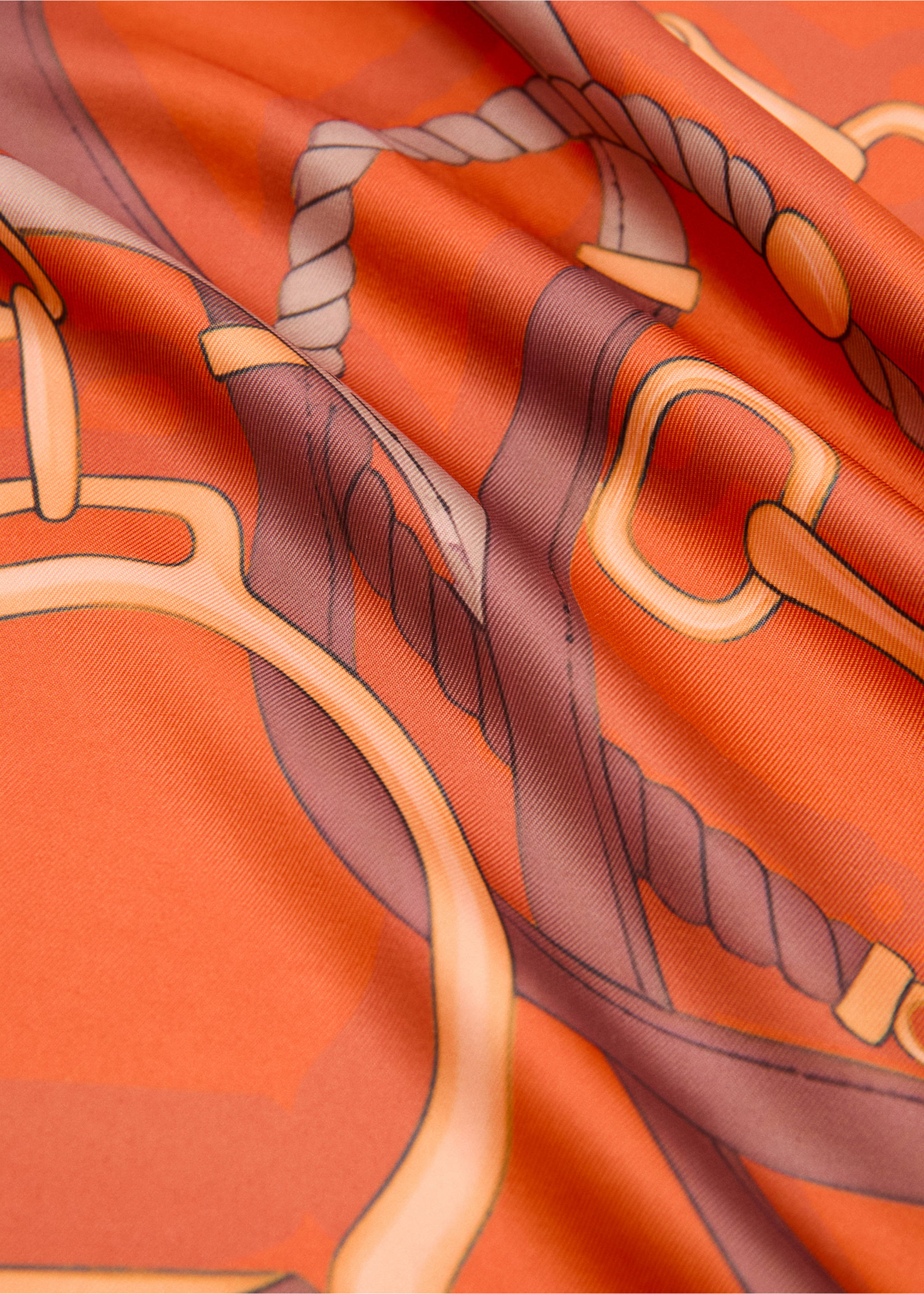 Chain-print scarf - Plan moyen, Orange. Ref: 37021339-00.