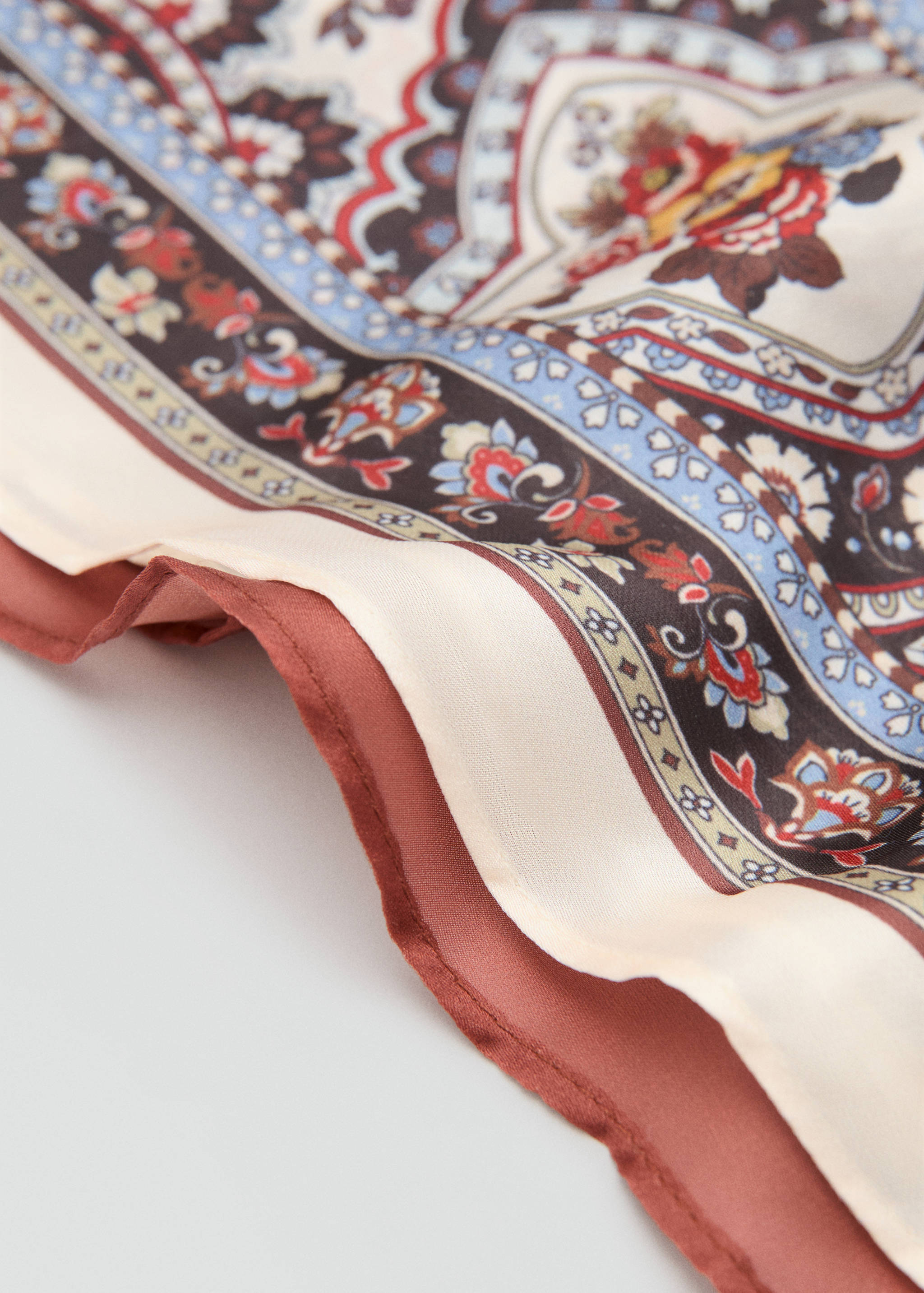 Lot 2 foulards imprimés - Plan moyen
