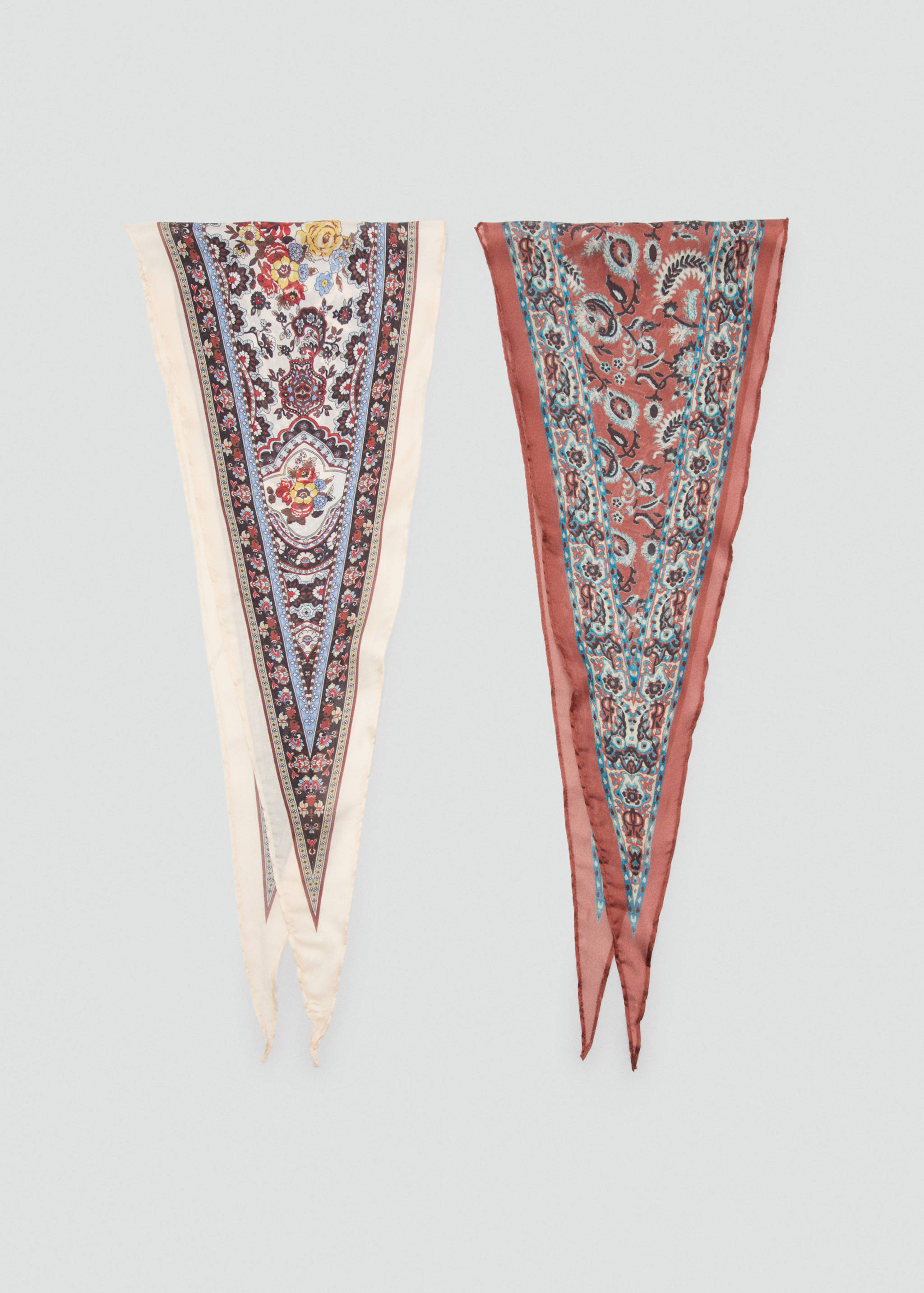 Lot 2 foulards imprimés - Article sans modèle