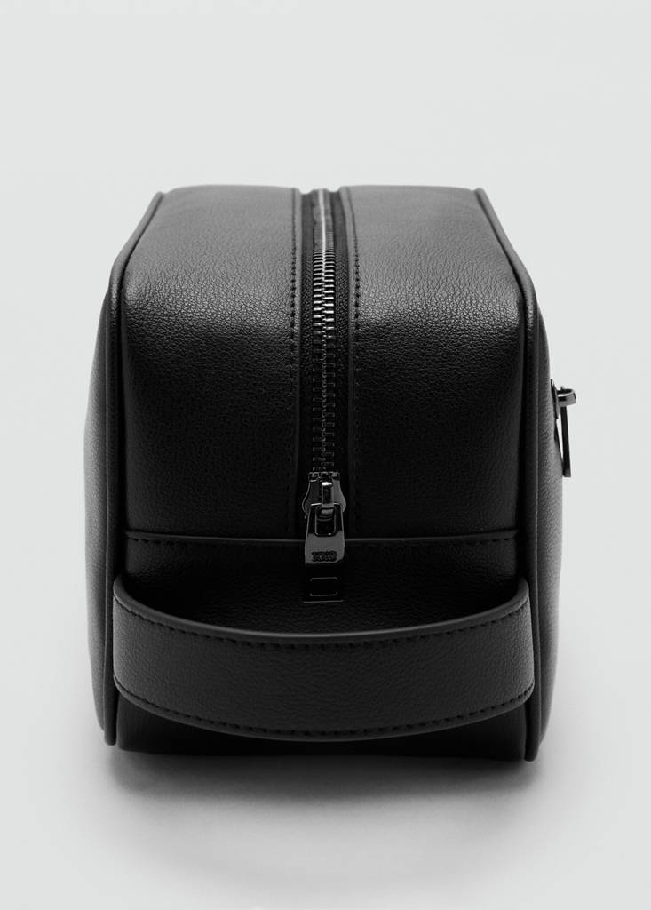 Zipped leather cosmetic bag — Black
