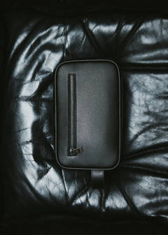 Zipped leather cosmetic bag — Black 5