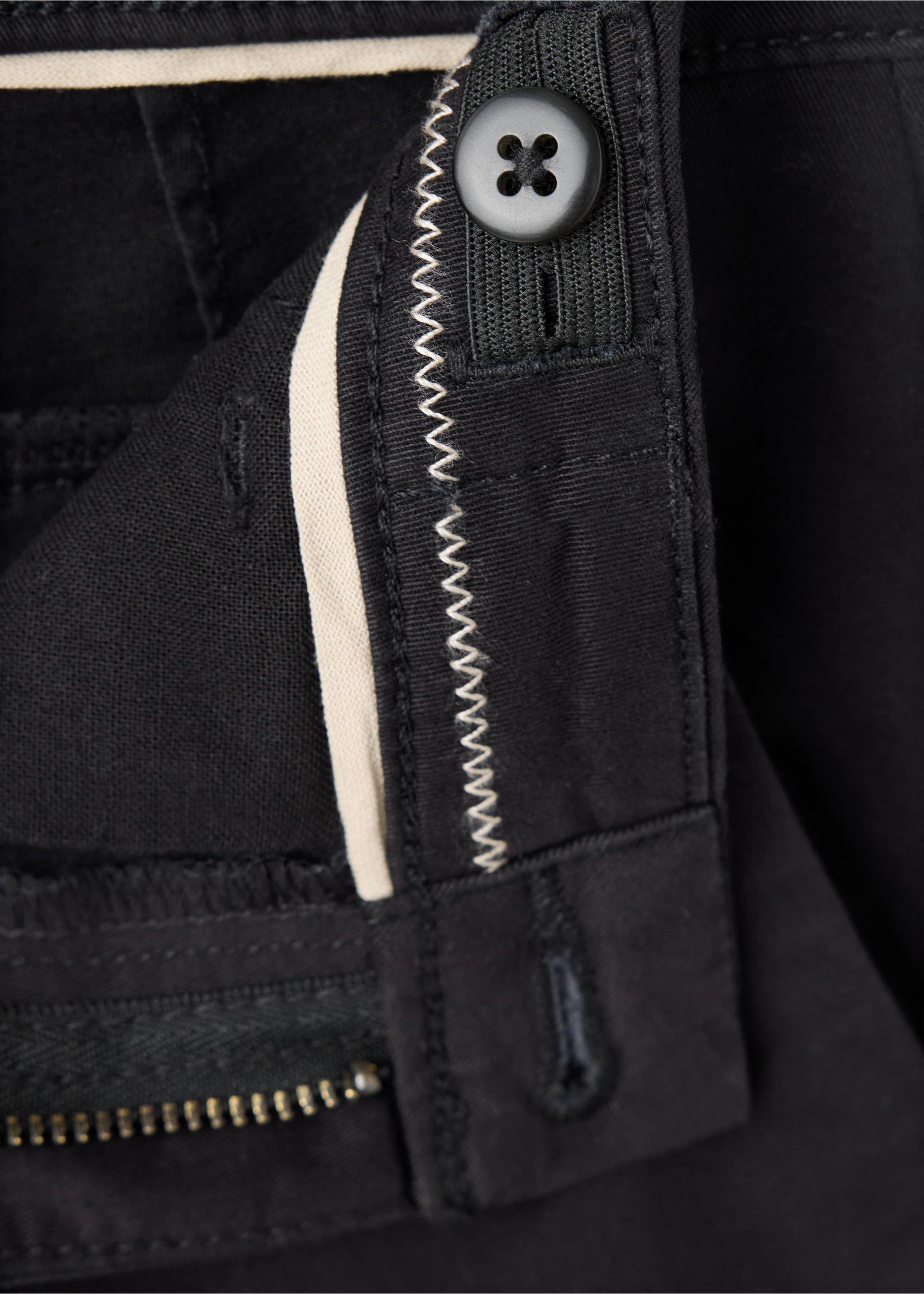 Pantalón chino dobladillo - Detalle del artículo 8, Negro. Ref: 37021365-00.