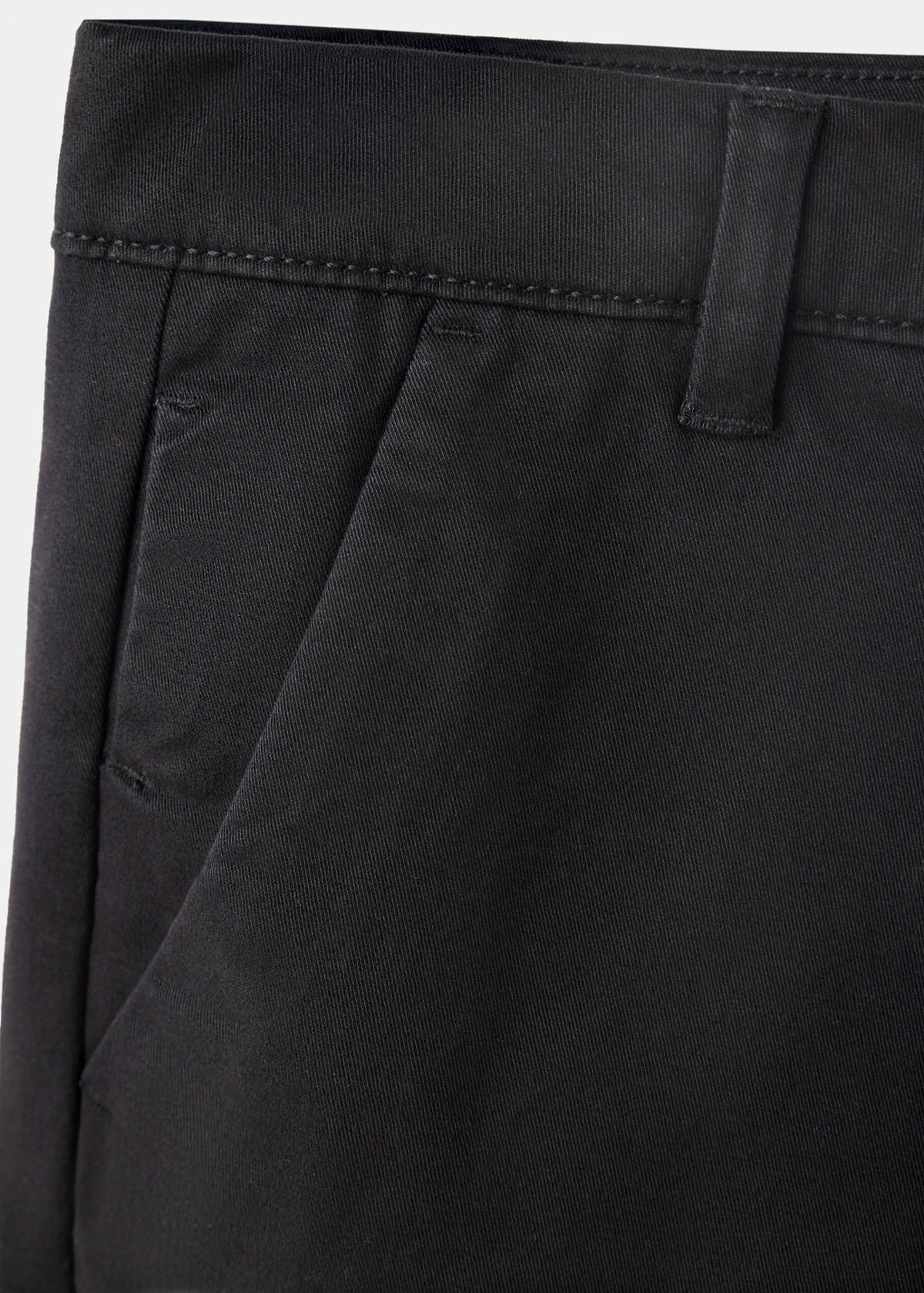 Chino trousers with turn-up hem — Black