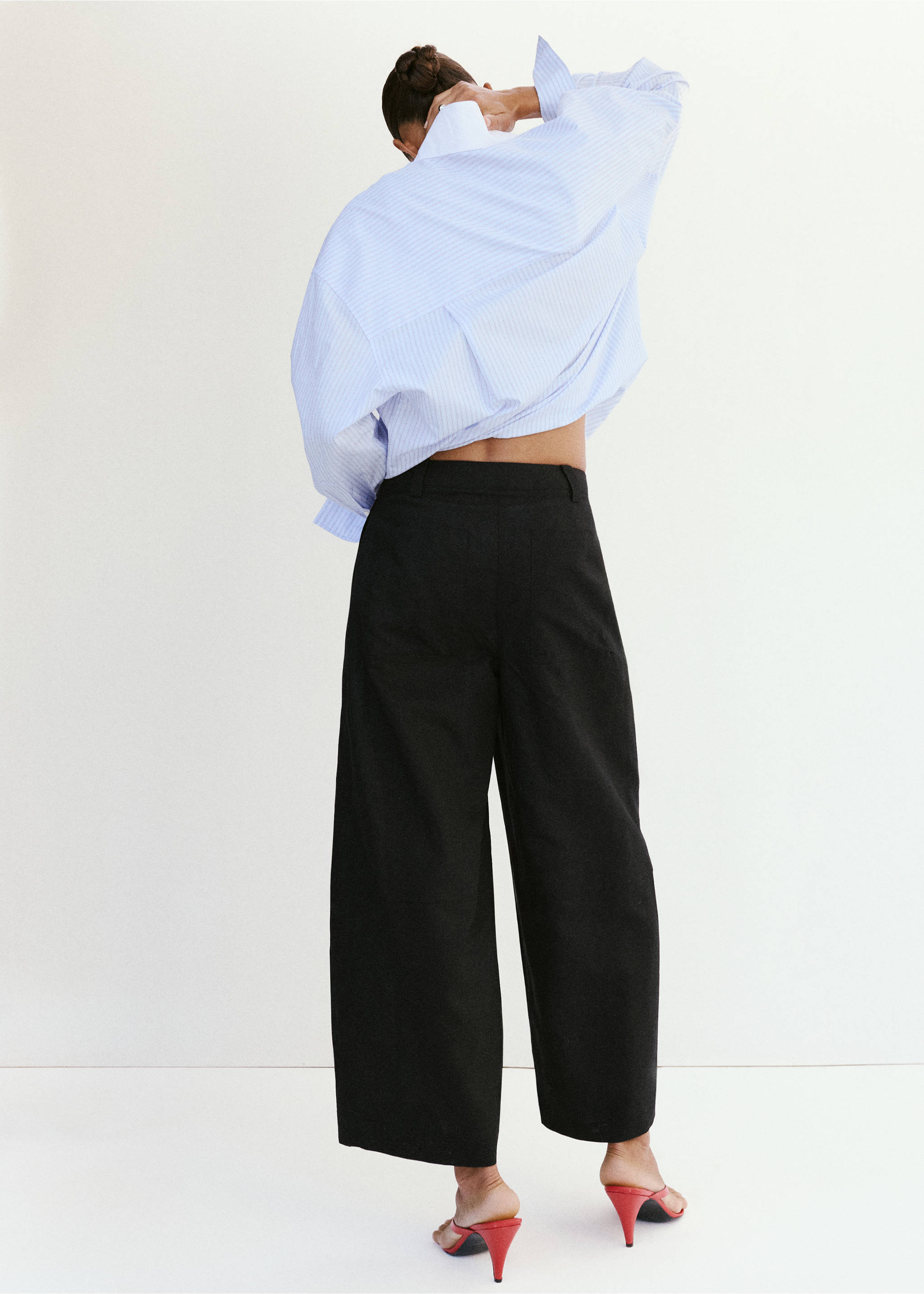 Linen balloon trousers - Achterkant van het artikel, Zwart. Ref: 37021368-00.