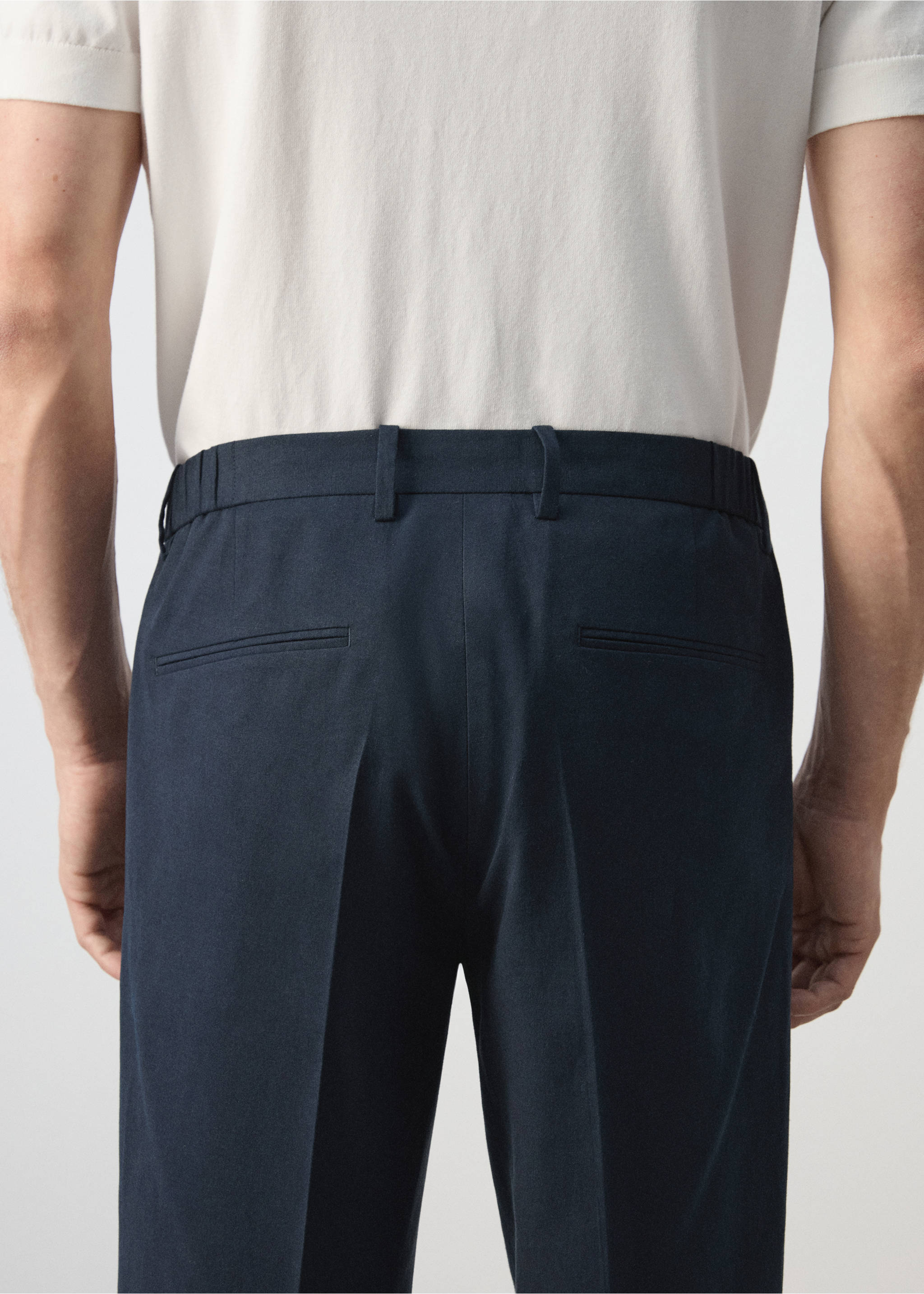 Pantalon slim-fit mélange de lin lyocell - Détail de l'article 3, Bleu marine. Ref: 37021369-01.