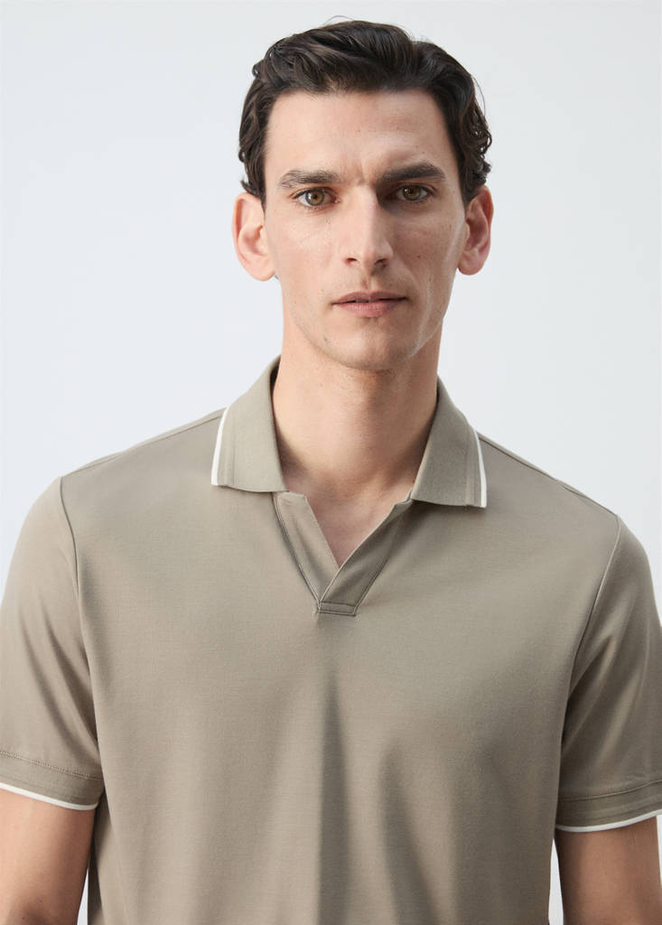 Plain polo with contrast details — Ivory White