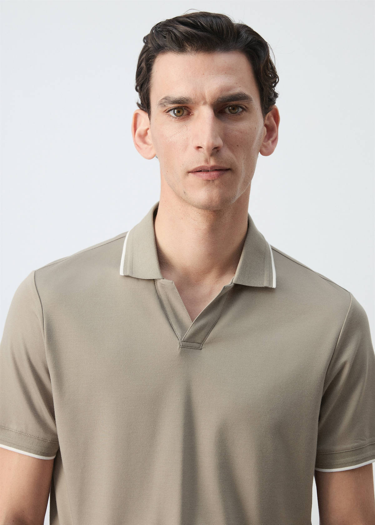 Plain polo with contrast details — Ivory White