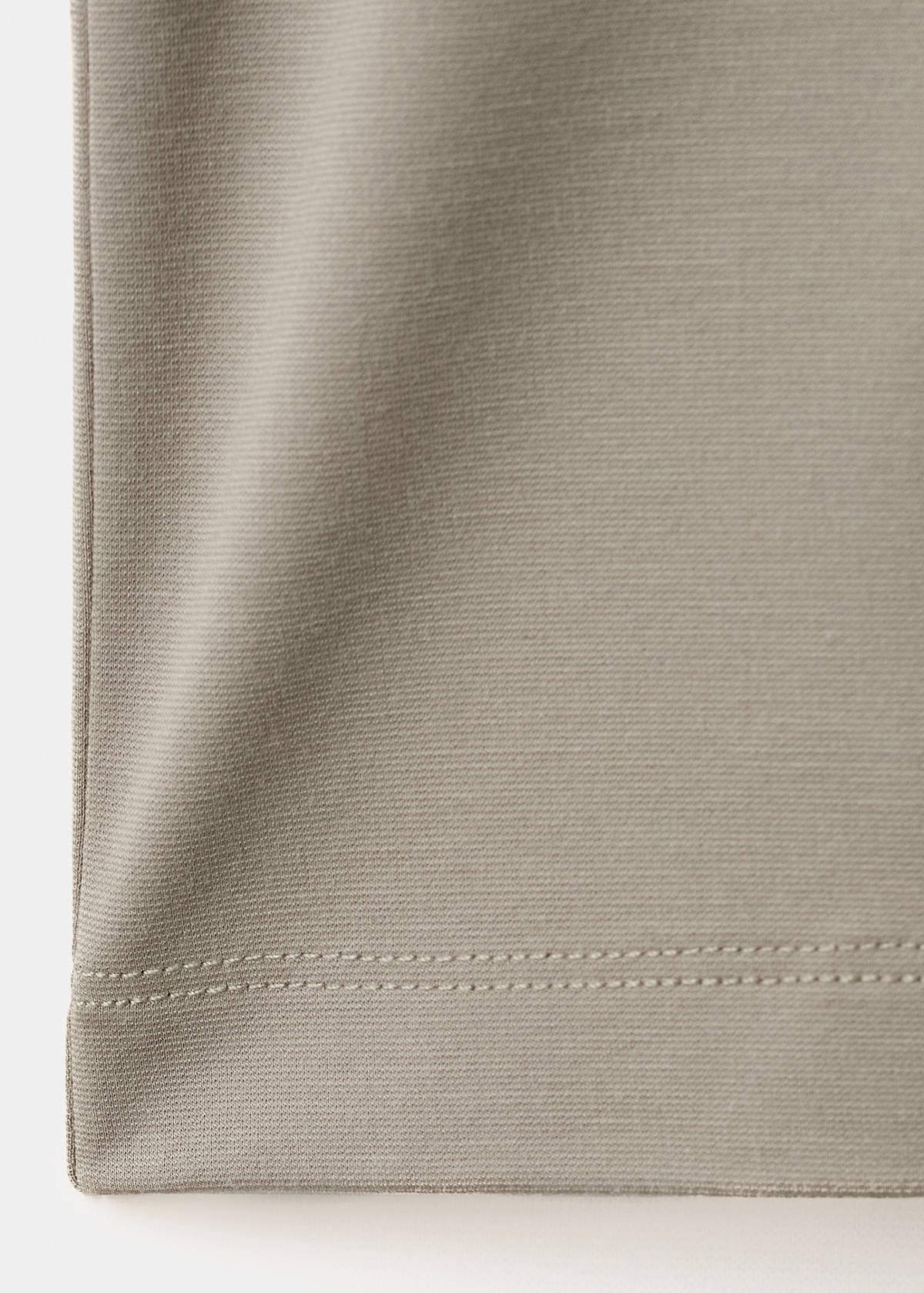 Plain polo with contrast details — Ivory White