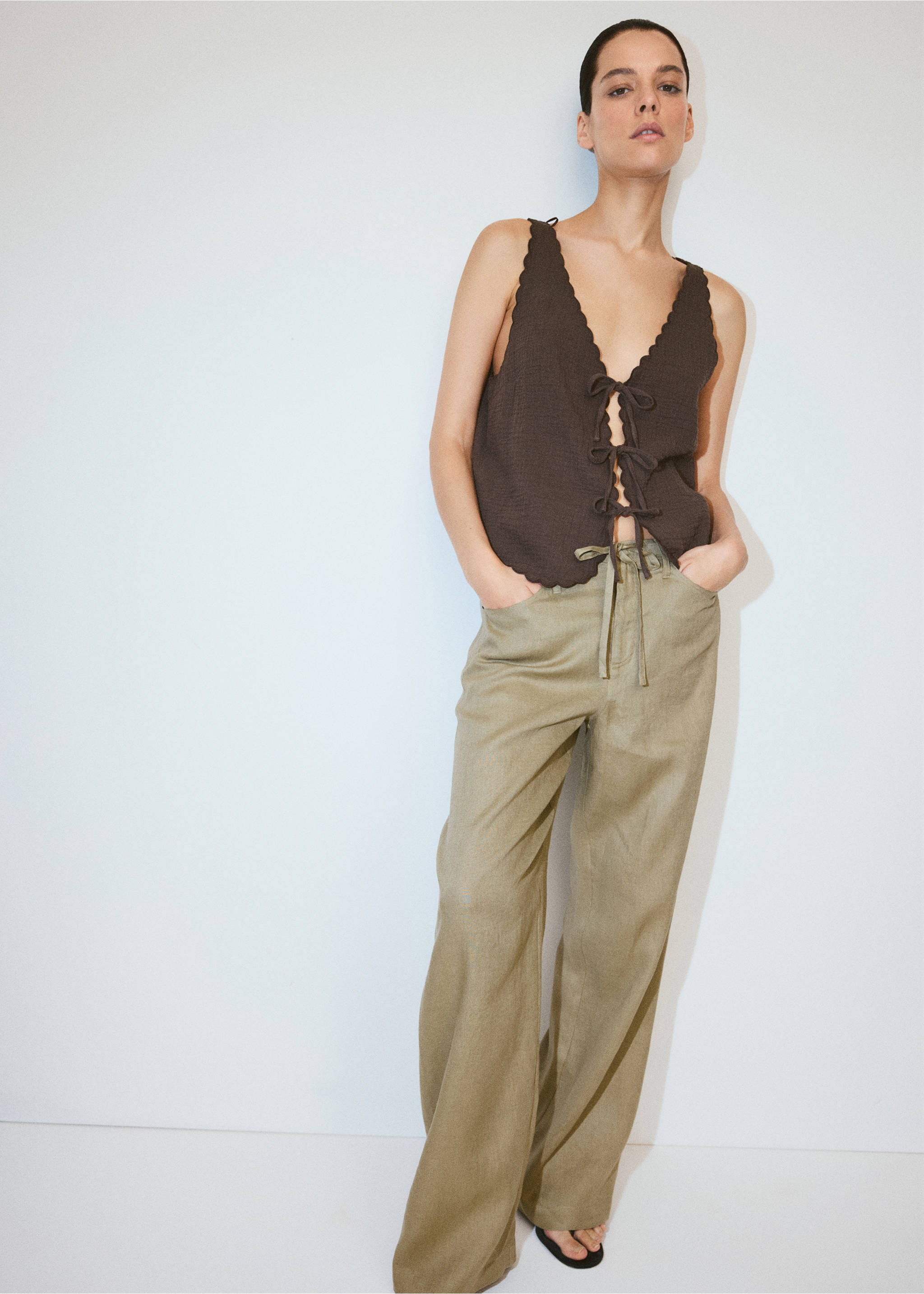 Double gauze top with ties - Details of the article 2, Chocolate. Ref: 37021374-00.