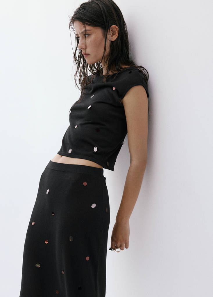 Short-sleeve sequin top — Black
