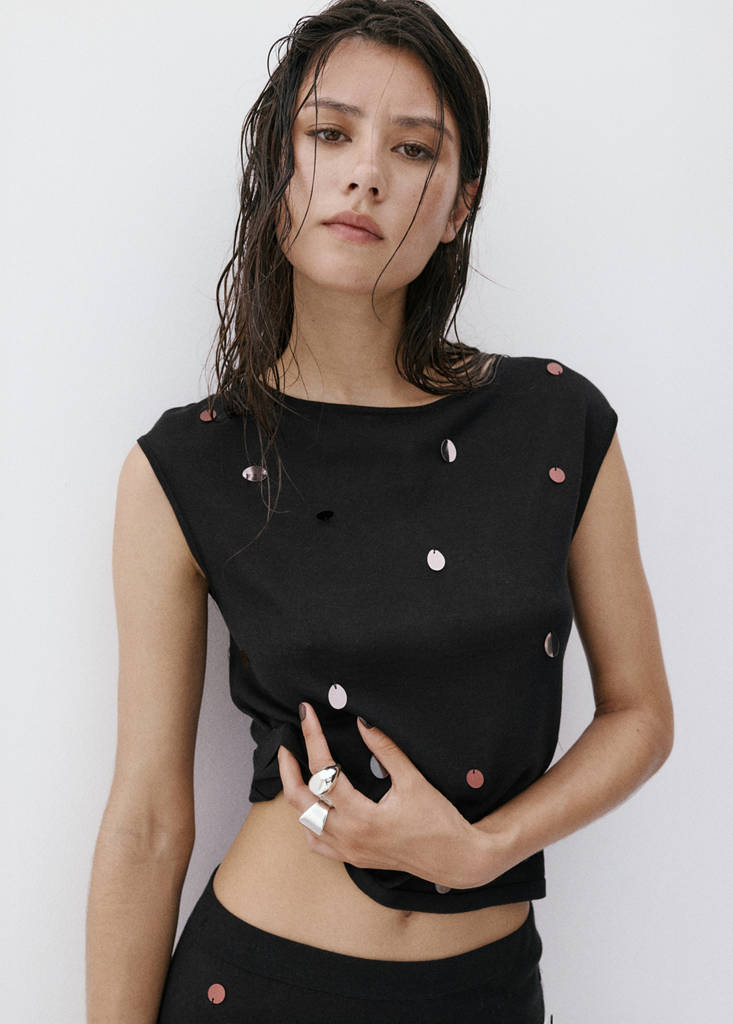 Short-sleeve sequin top — Black