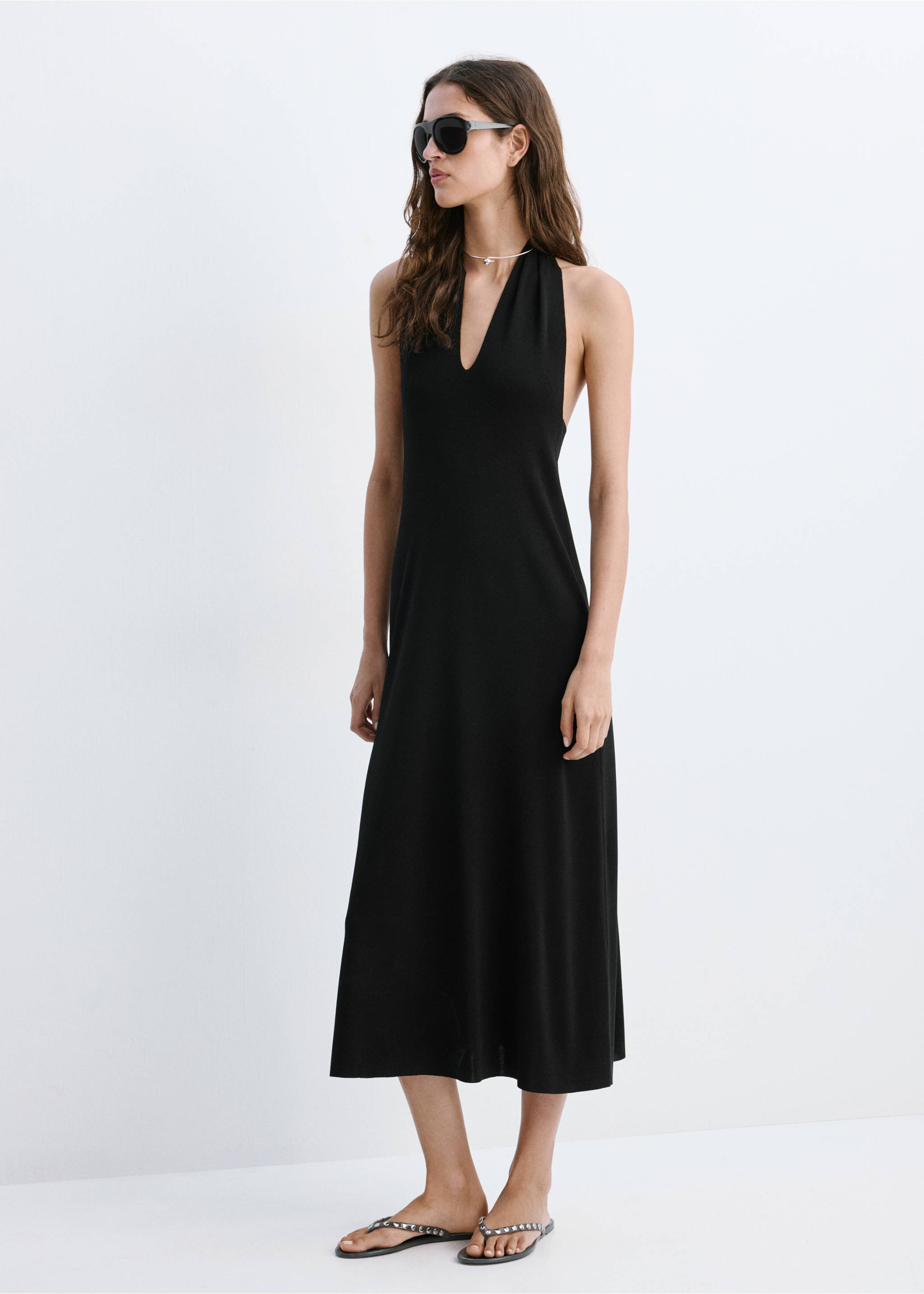 Robe dos nu avec détail au dos - Plan général, Noir. Ref: 37021385-00.