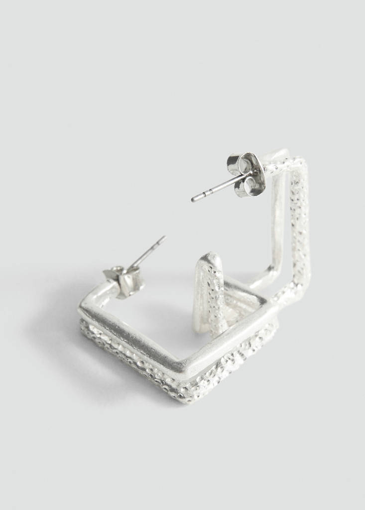 Pendientes cuadrados con textura
