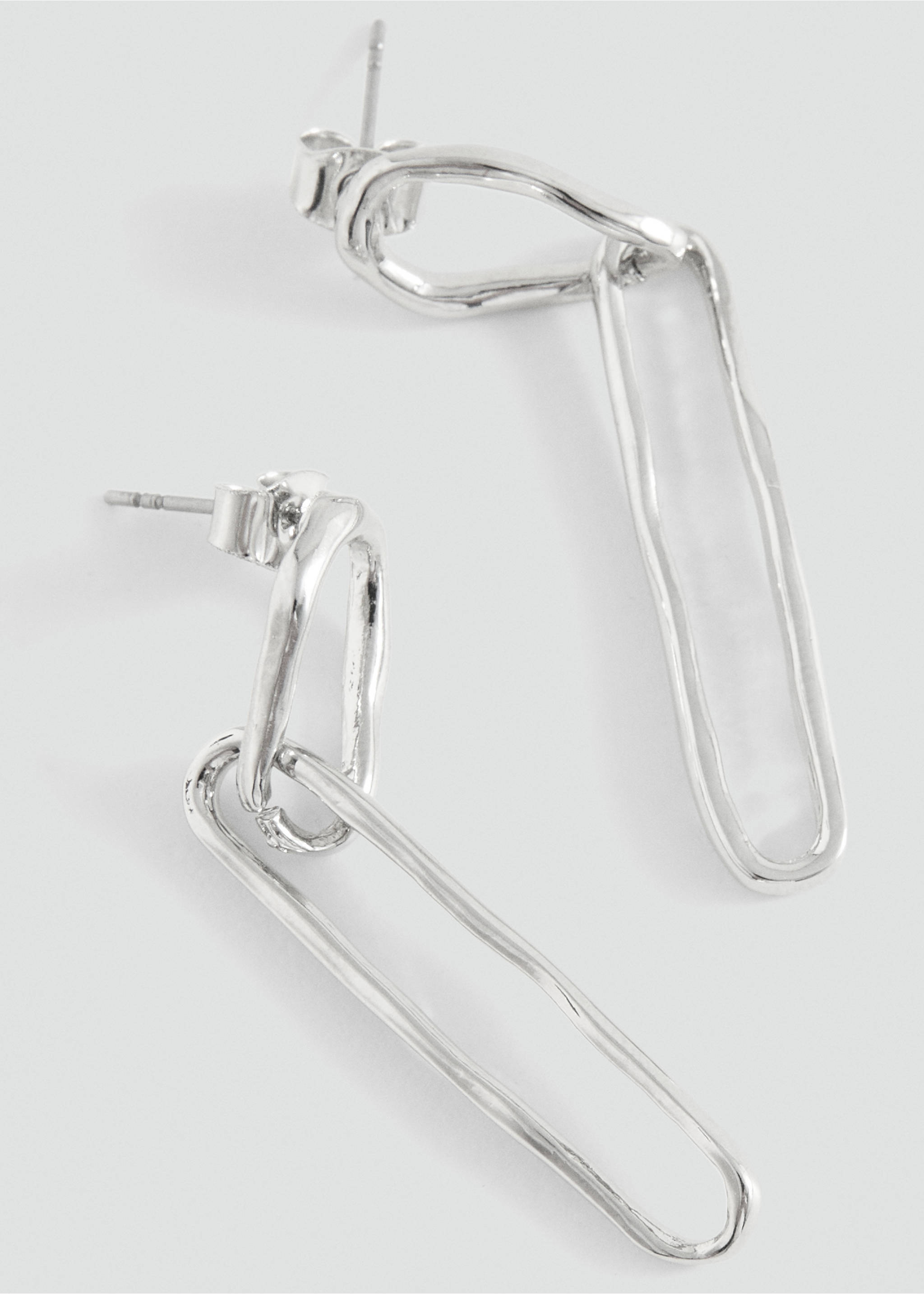 Interlocking long earrings - Halvtotal bildeutsnitt, Sølv. Ref: 37021426-00.