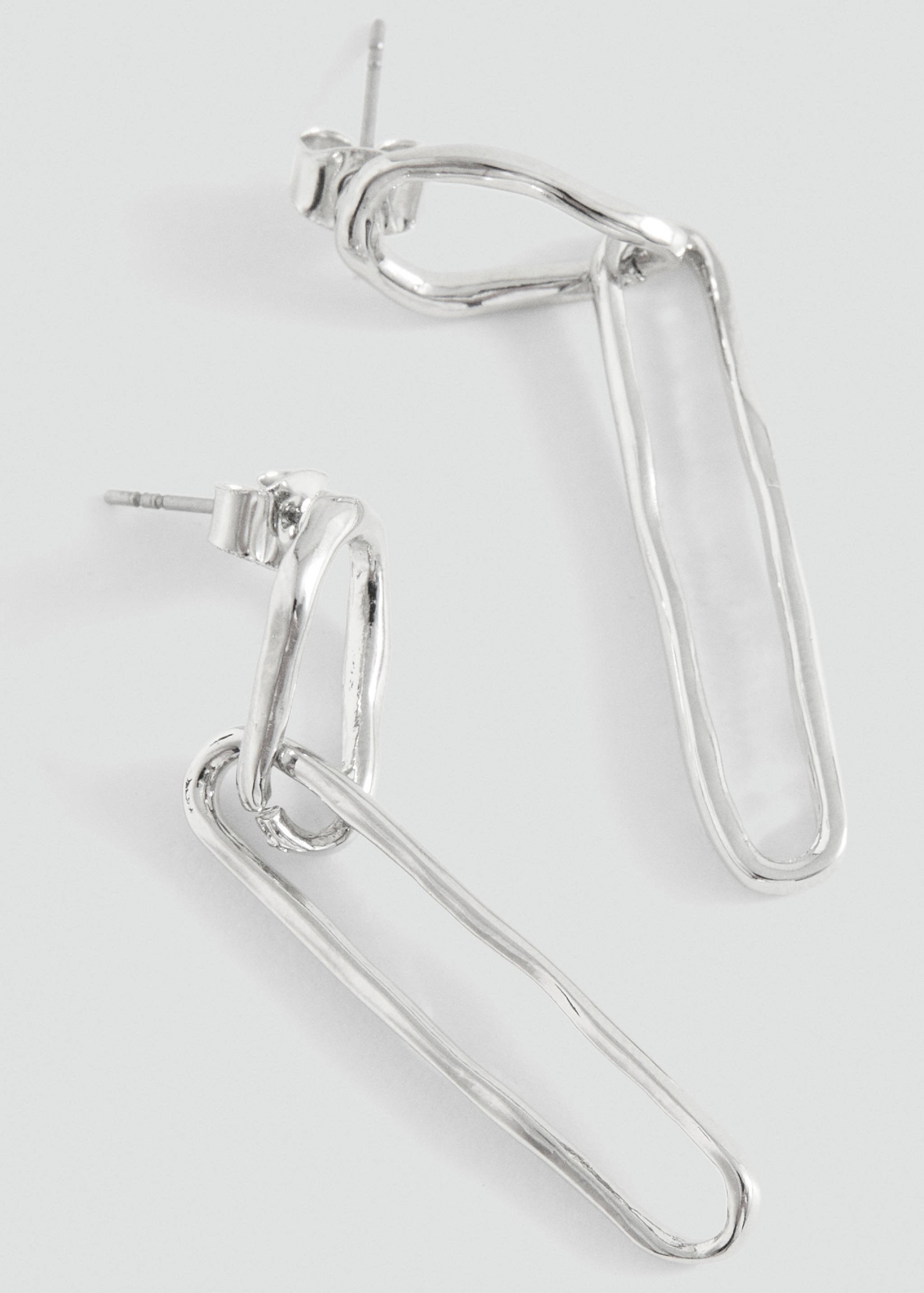 Interlocking long earrings - Середній план