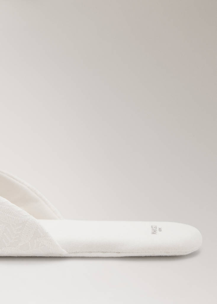 Open house slippers — Ivory White