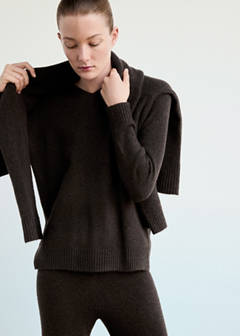 V-neck knit sweater — Chocolate 1