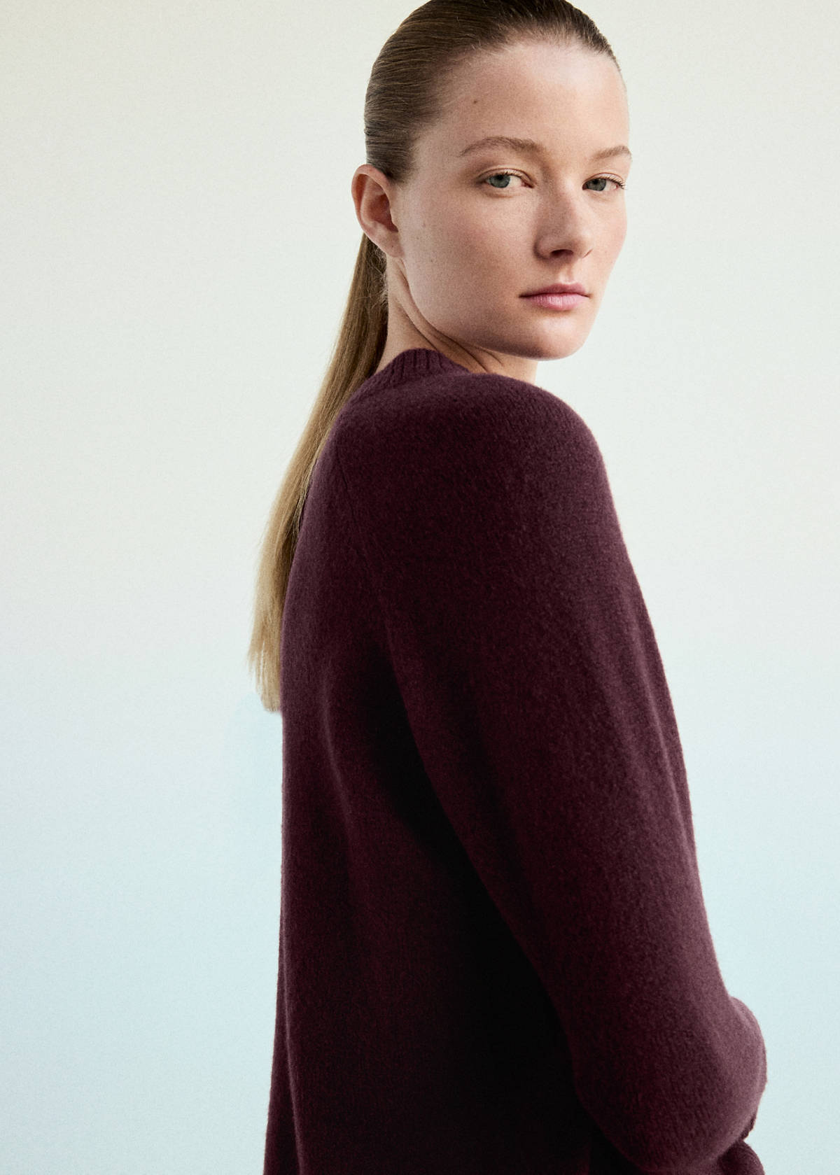 V-neck knit sweater — Burgundy