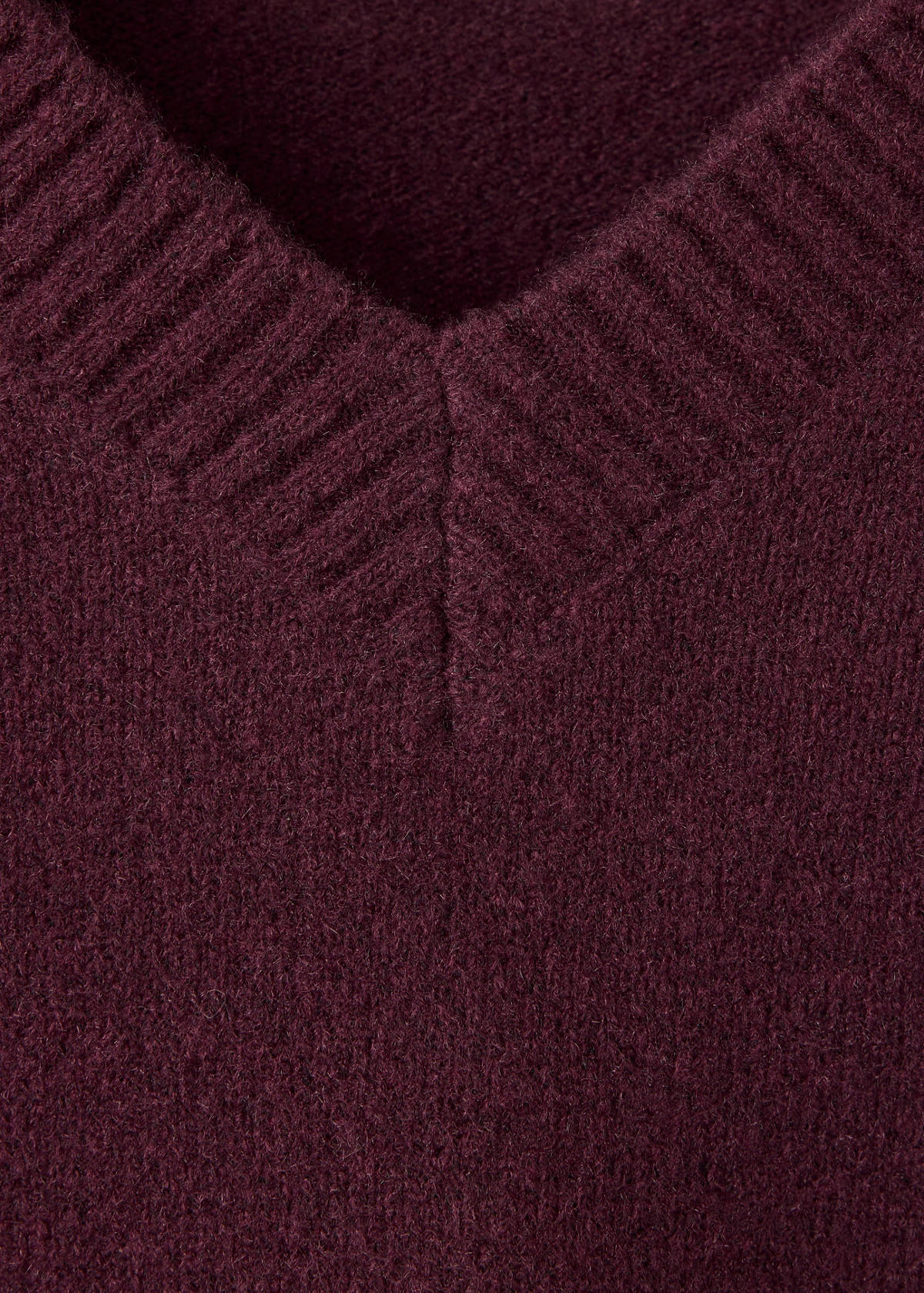 V-neck knit sweater — Burgundy