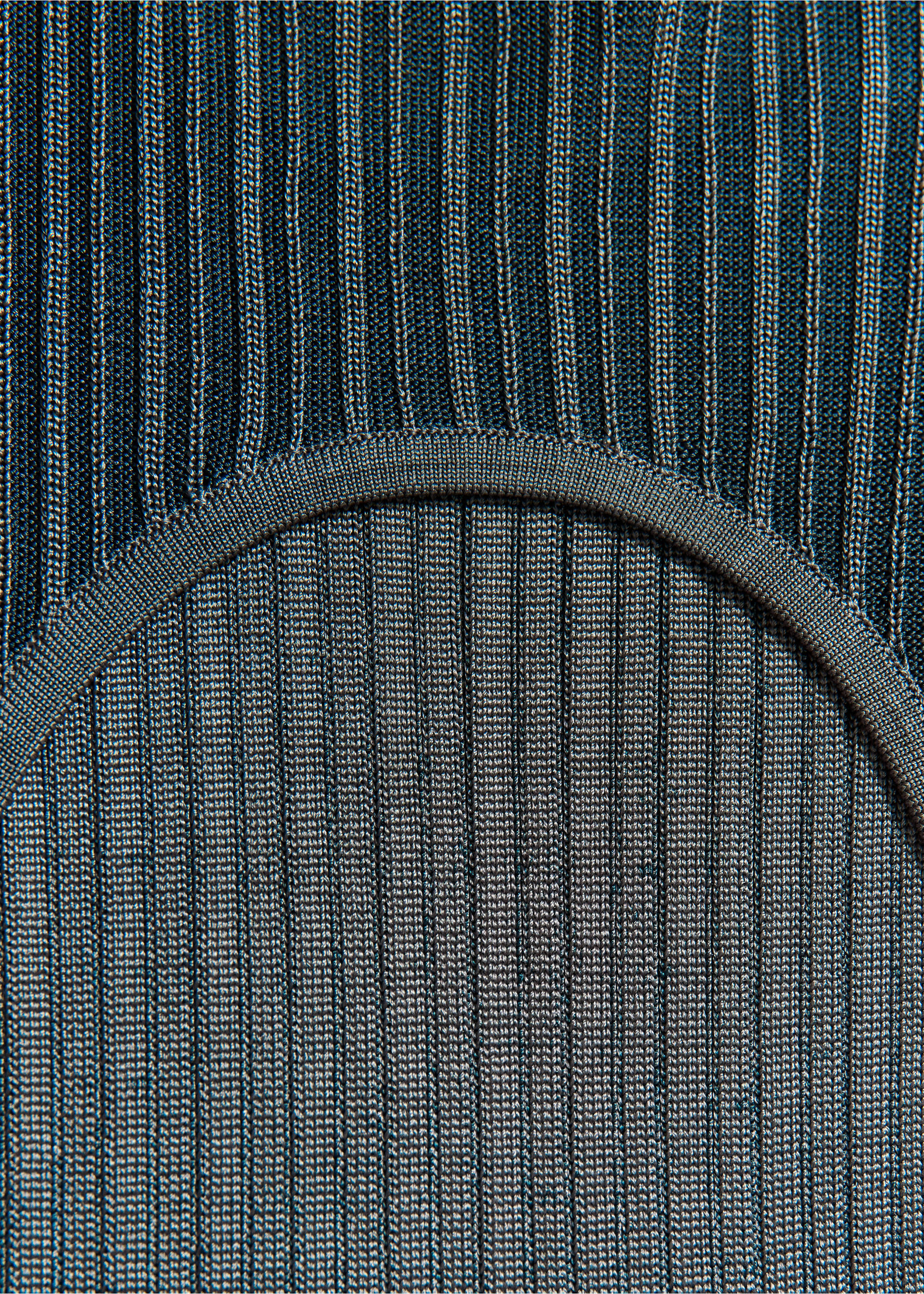 Open-back ribbed top - Details of the article 8, Dark Blue. Ref: 37021447-00.