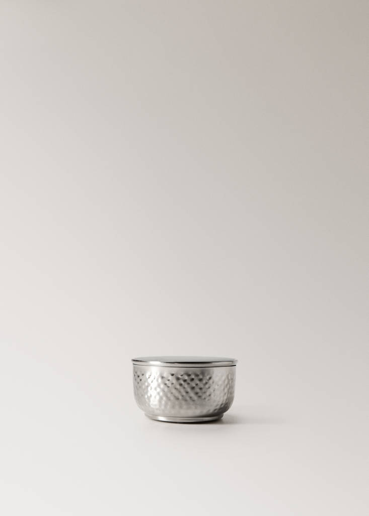 Wooden box with hammered metal effect — Silver
