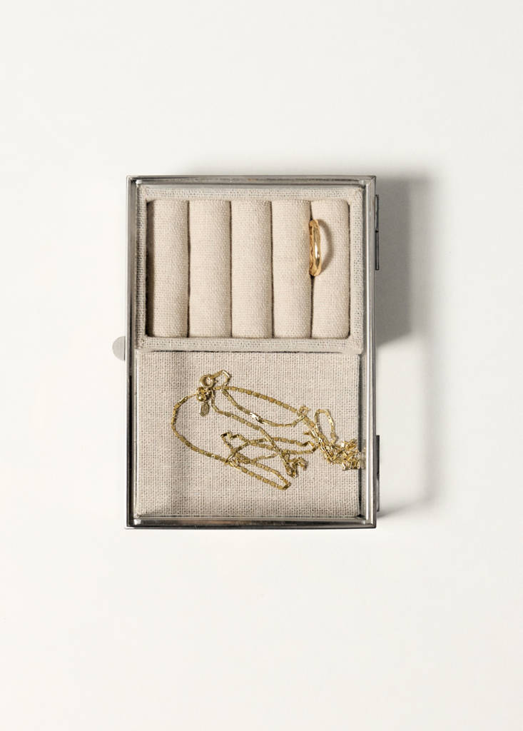 Small glass jewellery box — Ecru