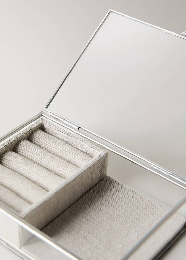 Small glass jewellery box — Ecru