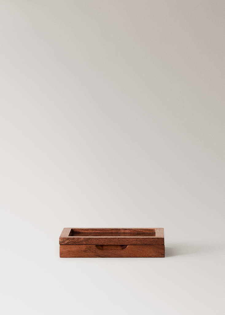 Small wooden jewelry box — Brown