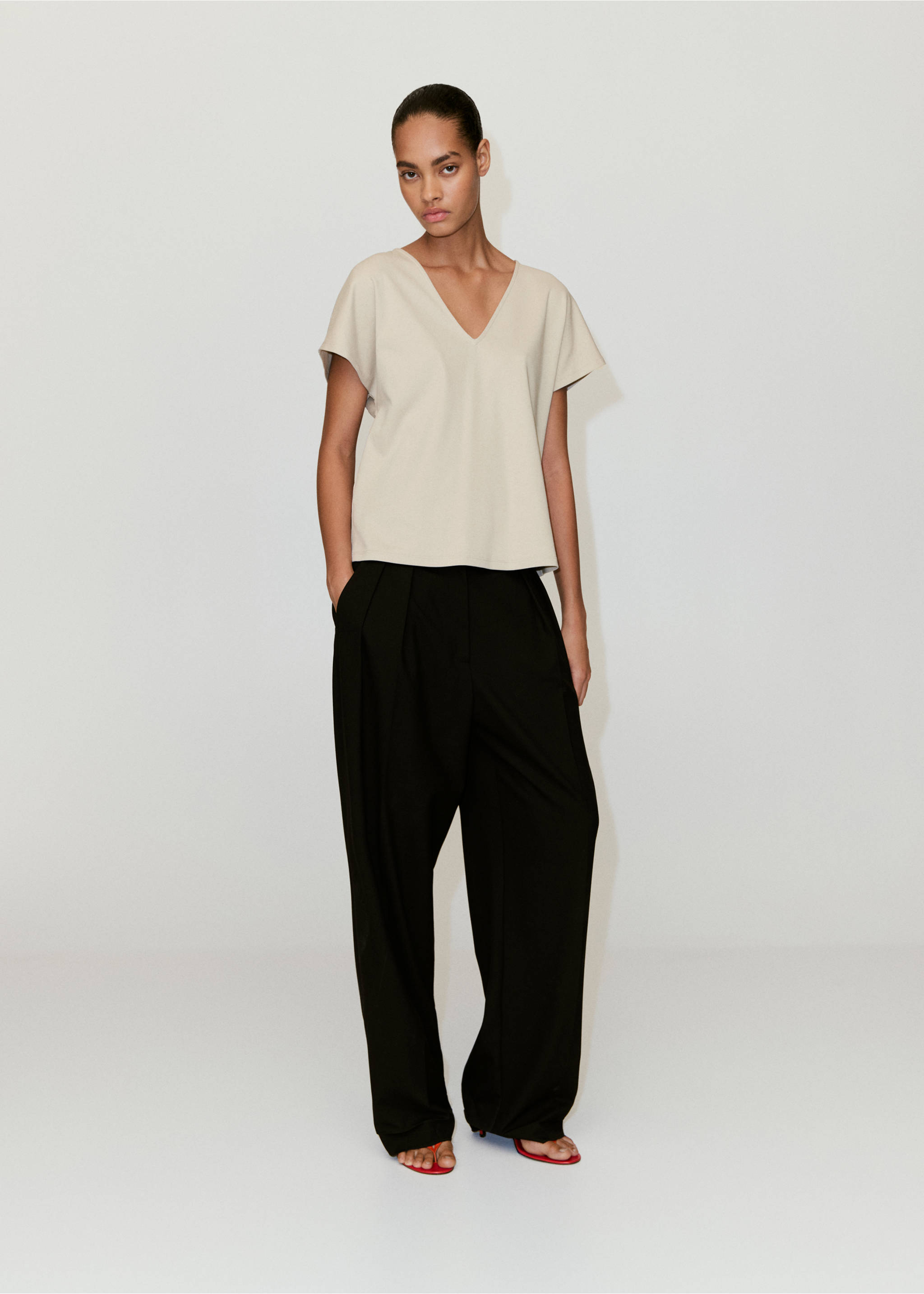 V-neck cotton T-shirt - General plane, Light/Pastel Grey. Ref: 37021472-00.