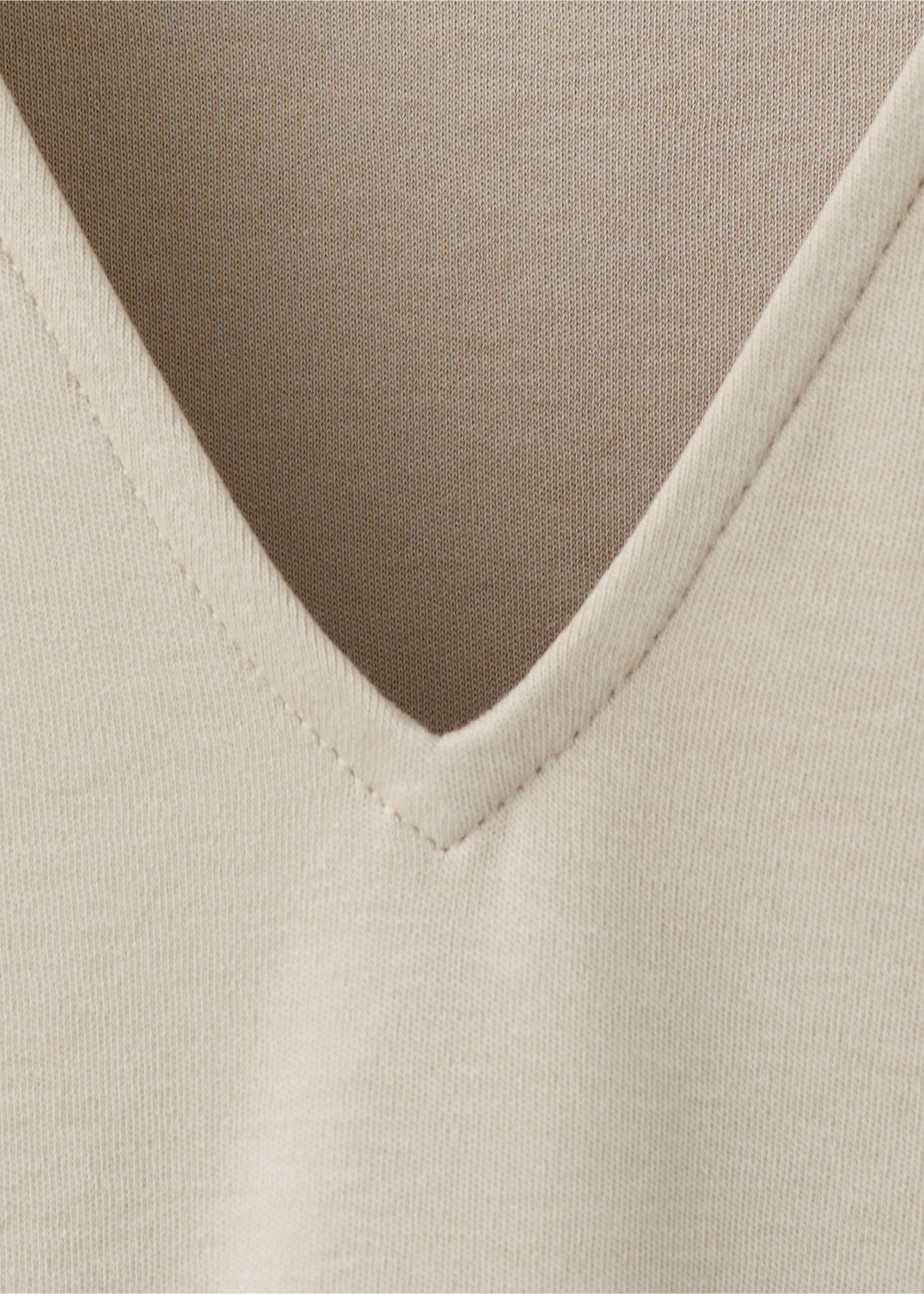 V-neck cotton T-shirt - Details of the article 8, Light/Pastel Grey. Ref: 37021472-00.