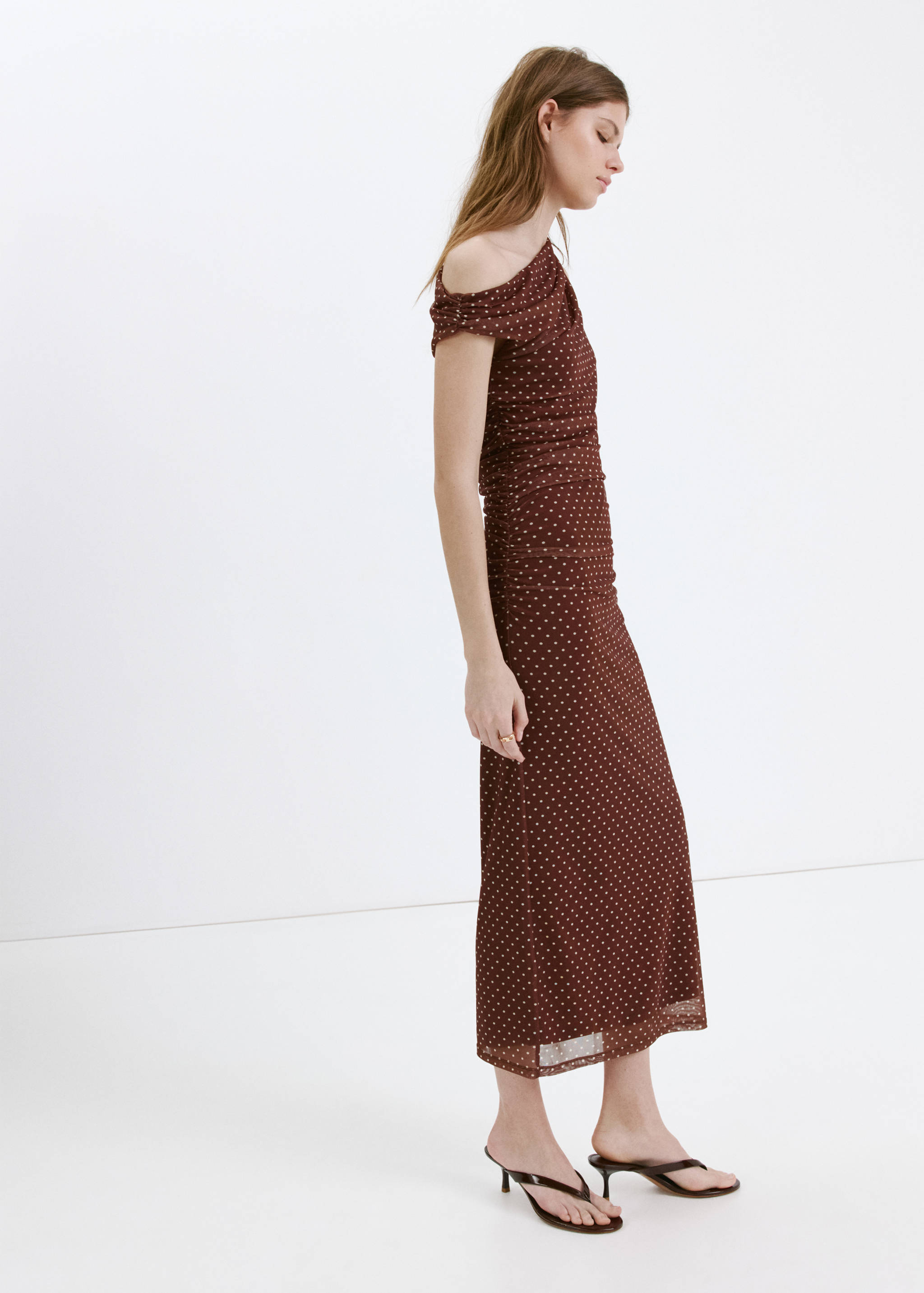 Fitted polka dot midi dress - General plane