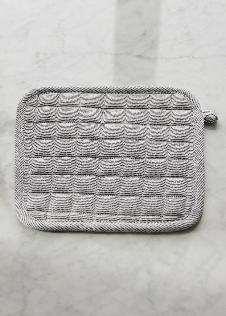 Striped printed cotton oven mitt — Grey