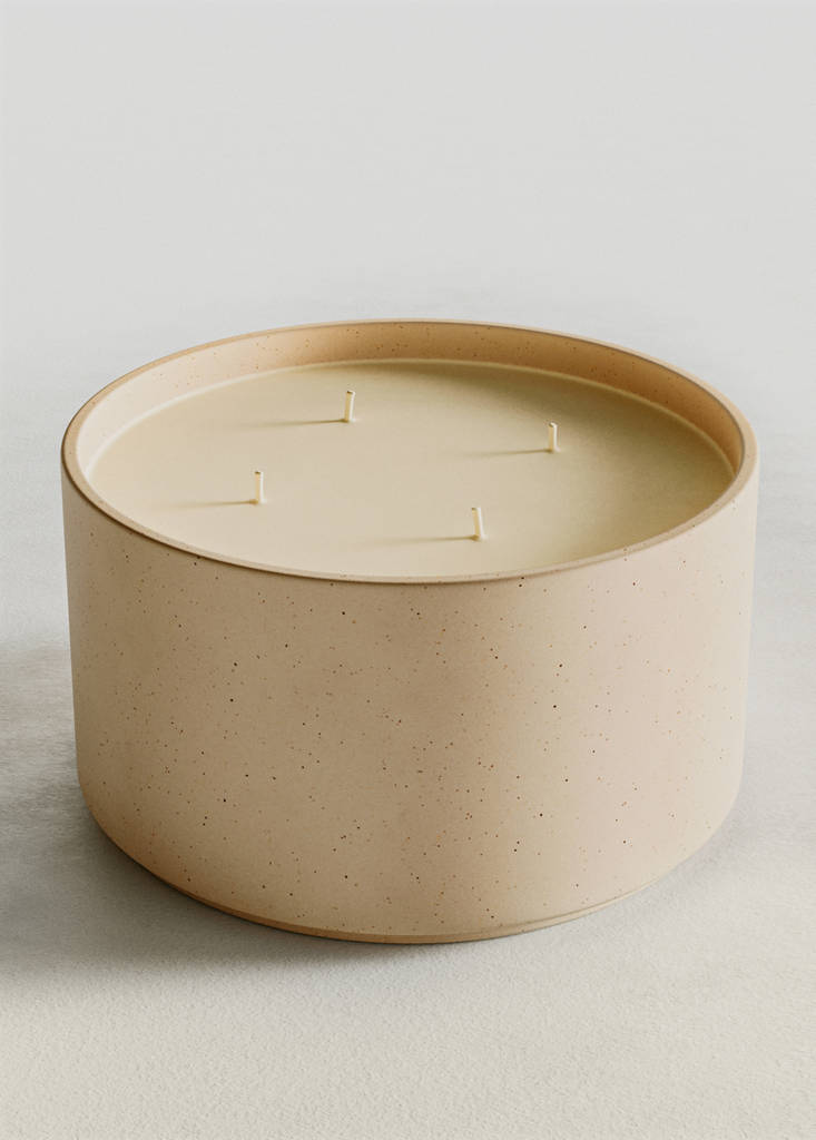 FLEUR ceramic scented candle 1550 g — Brown