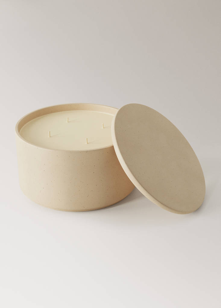FLEUR ceramic scented candle 1550 g — Brown
