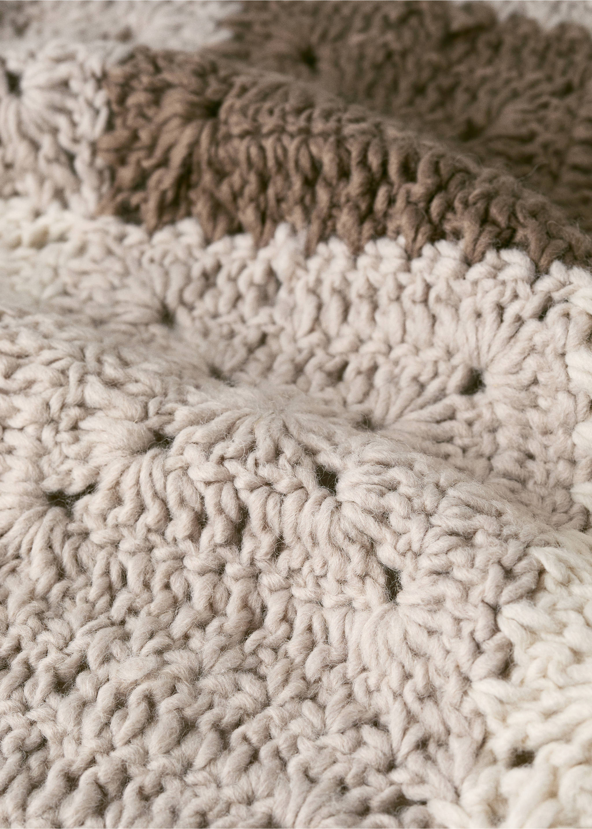 Children's multi-coloured crochet blanket - Details of the article 1, Medium Brown. Ref: 37021486-00.