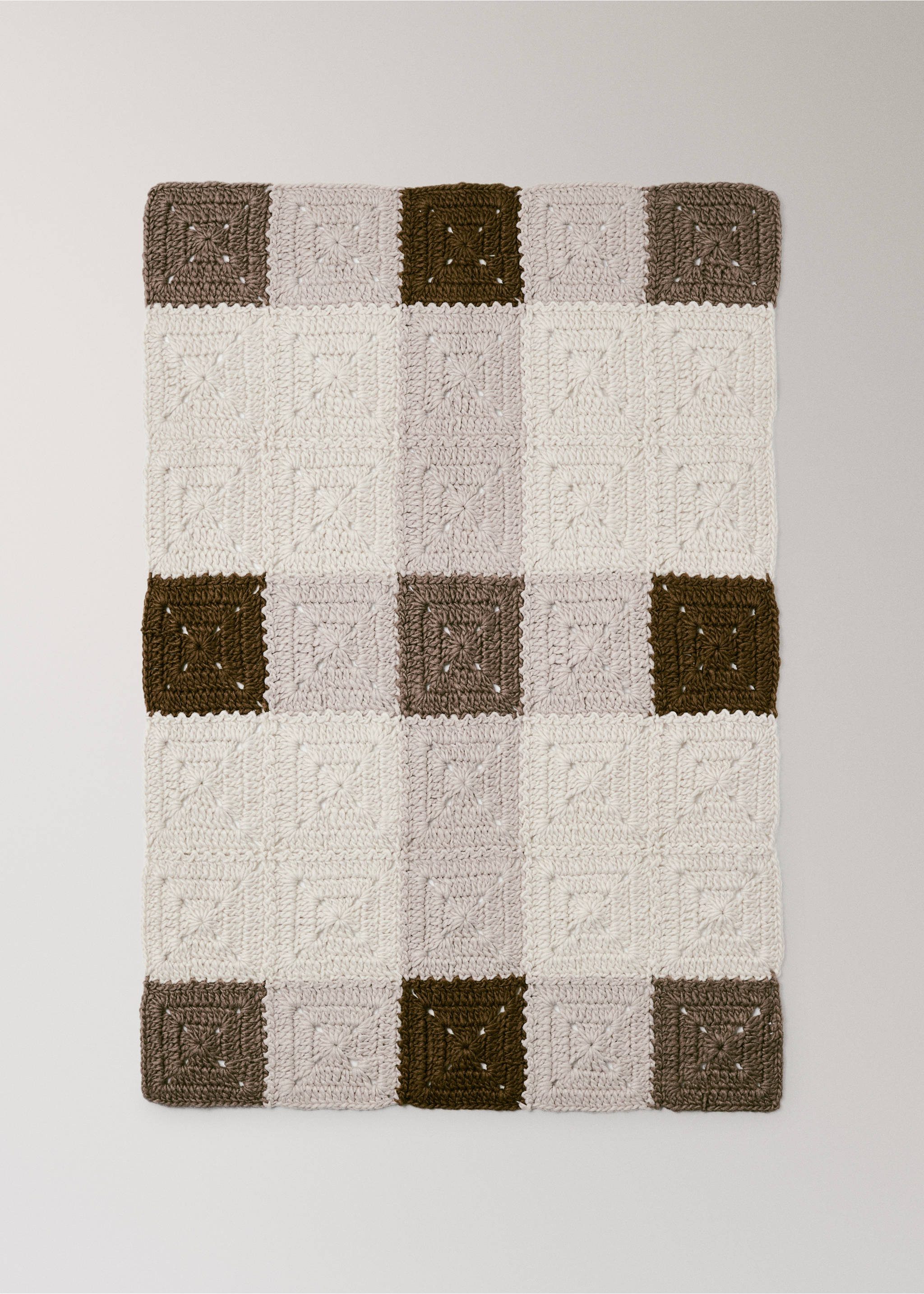 Children's multi-coloured crochet blanket - Details of the article 3, Medium Brown. Ref: 37021486-00.