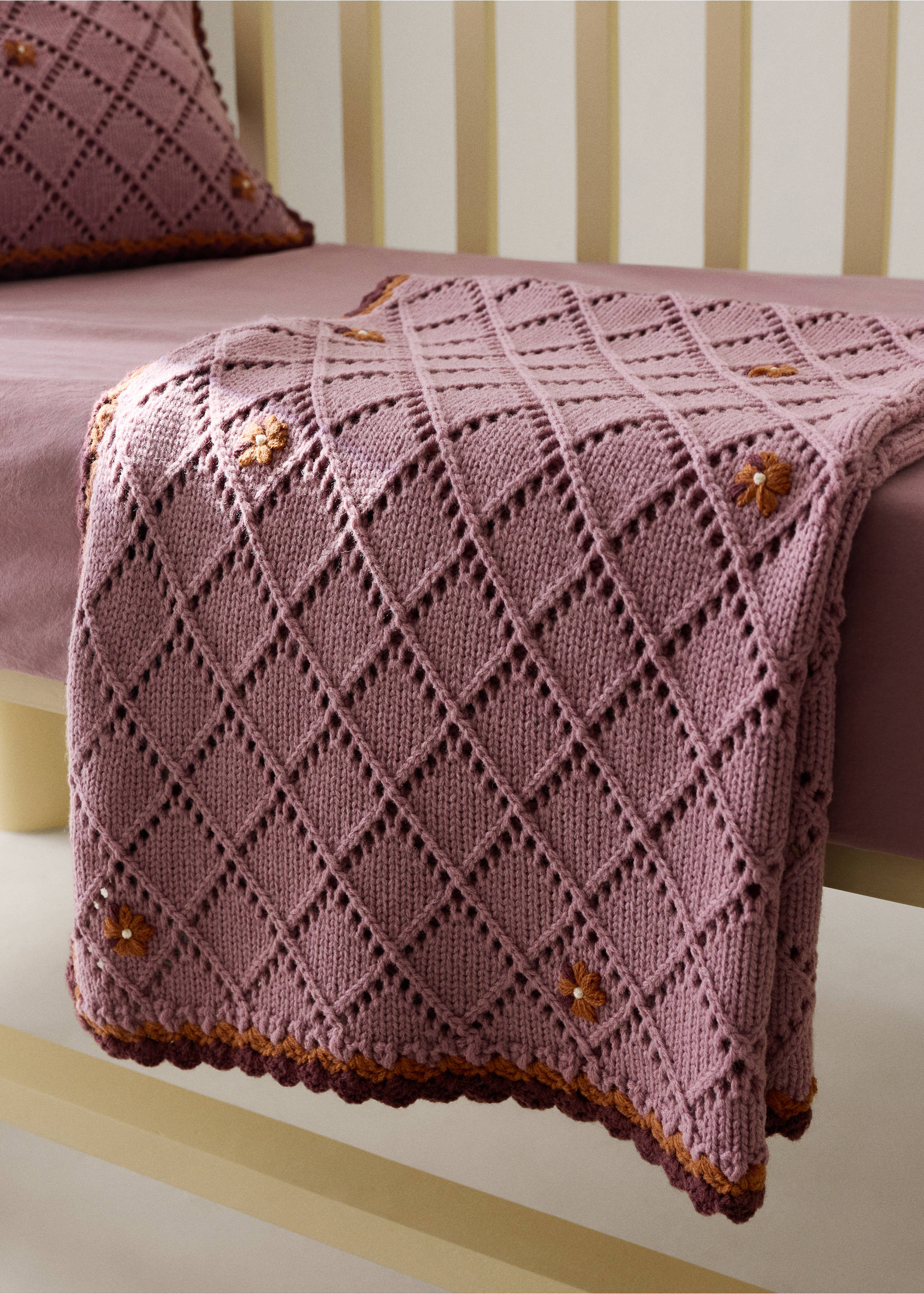 Floral knit wool blend blanket - Celkový náhled, Světle/pastelově purpurová. Ref: 37021487-00.