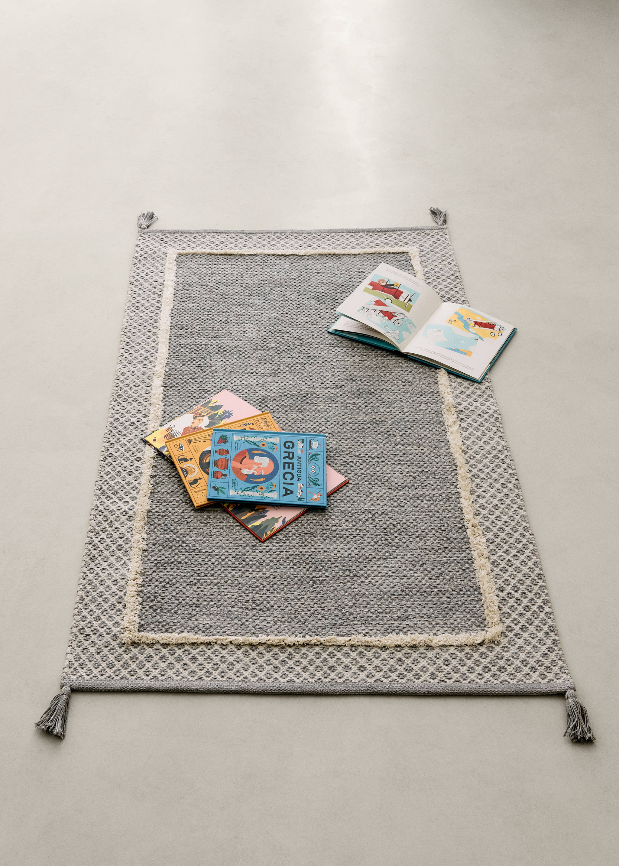 Jacquard cotton rug with fringed border - General plane