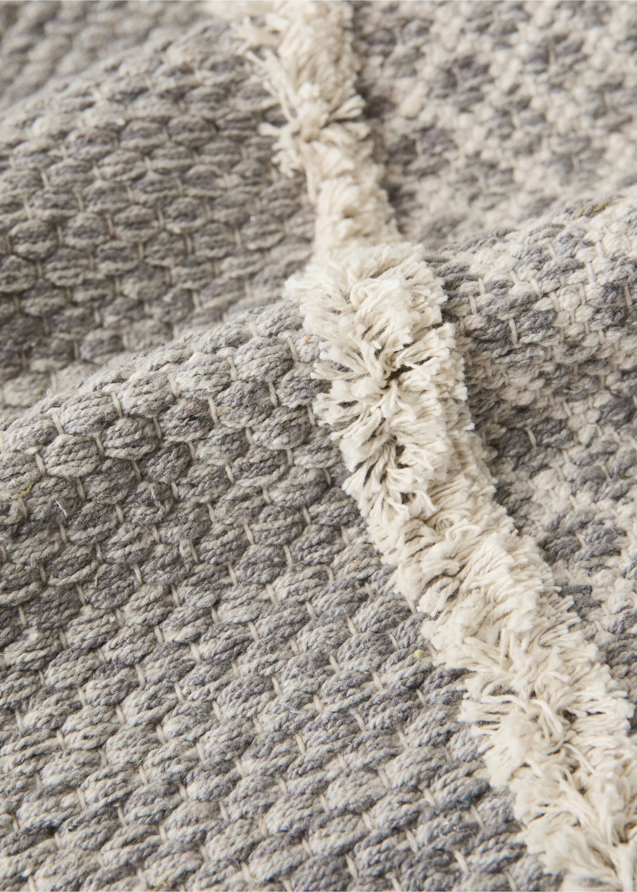 Jacquard cotton rug with fringed border - Details of the article 1, Grey. Ref: 37021489-00.
