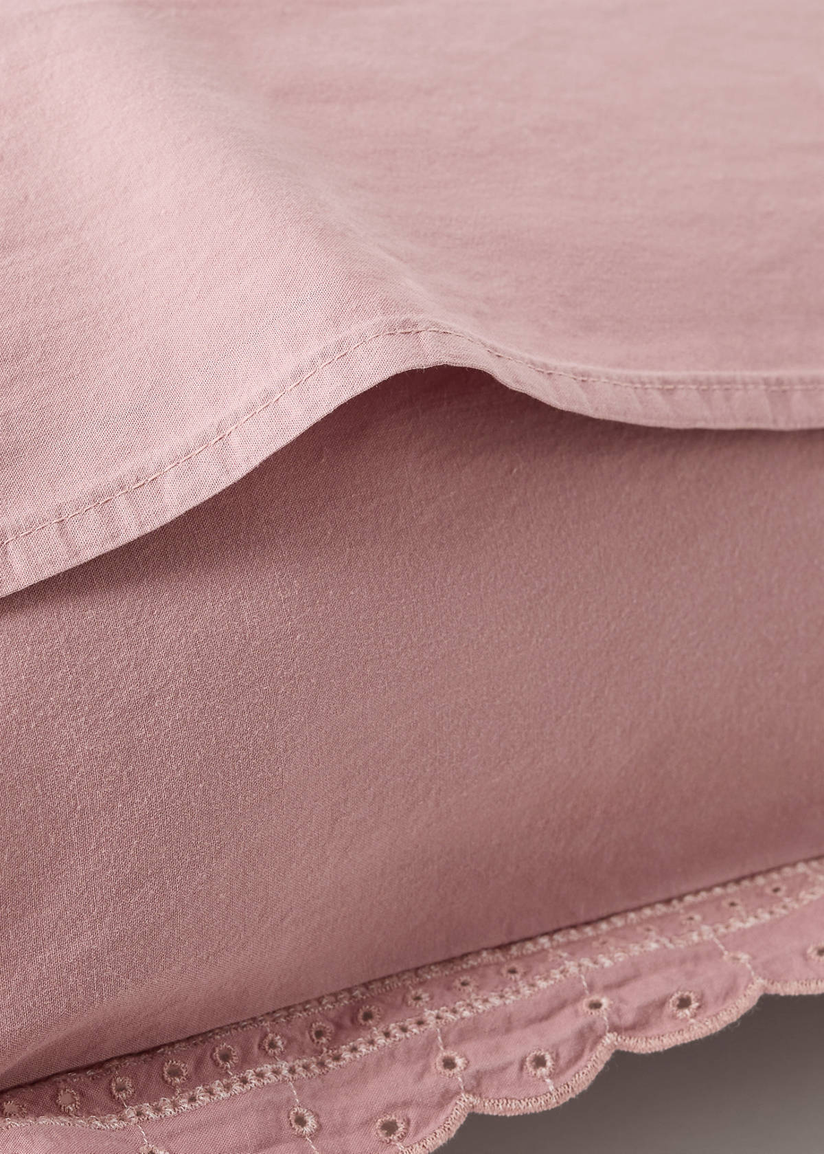Two pillowcases with lace detail 60x60 cm — Light/Pastel Purple