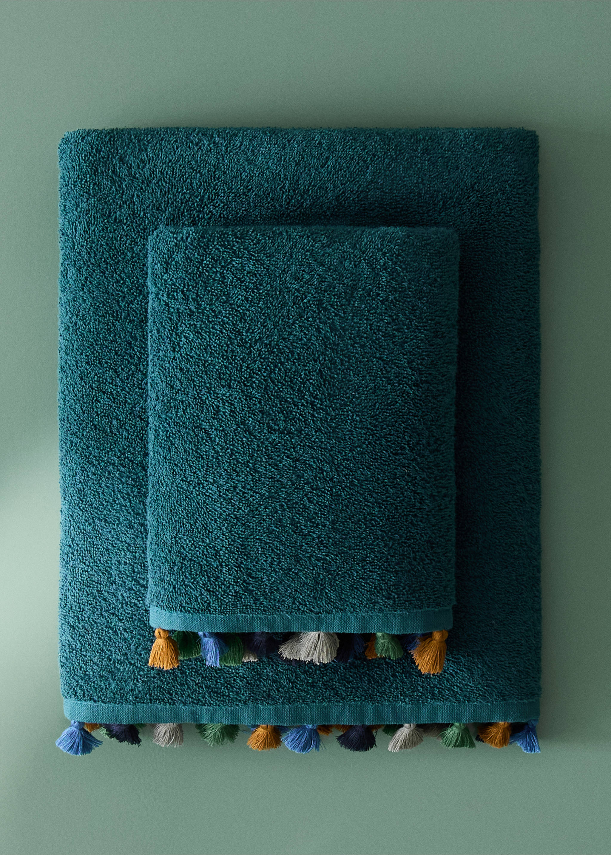 Toalha de mãos de criança de algodão com pompons multicolores - Plano geral, Azul da Prússia. Ref: 37021496-00.