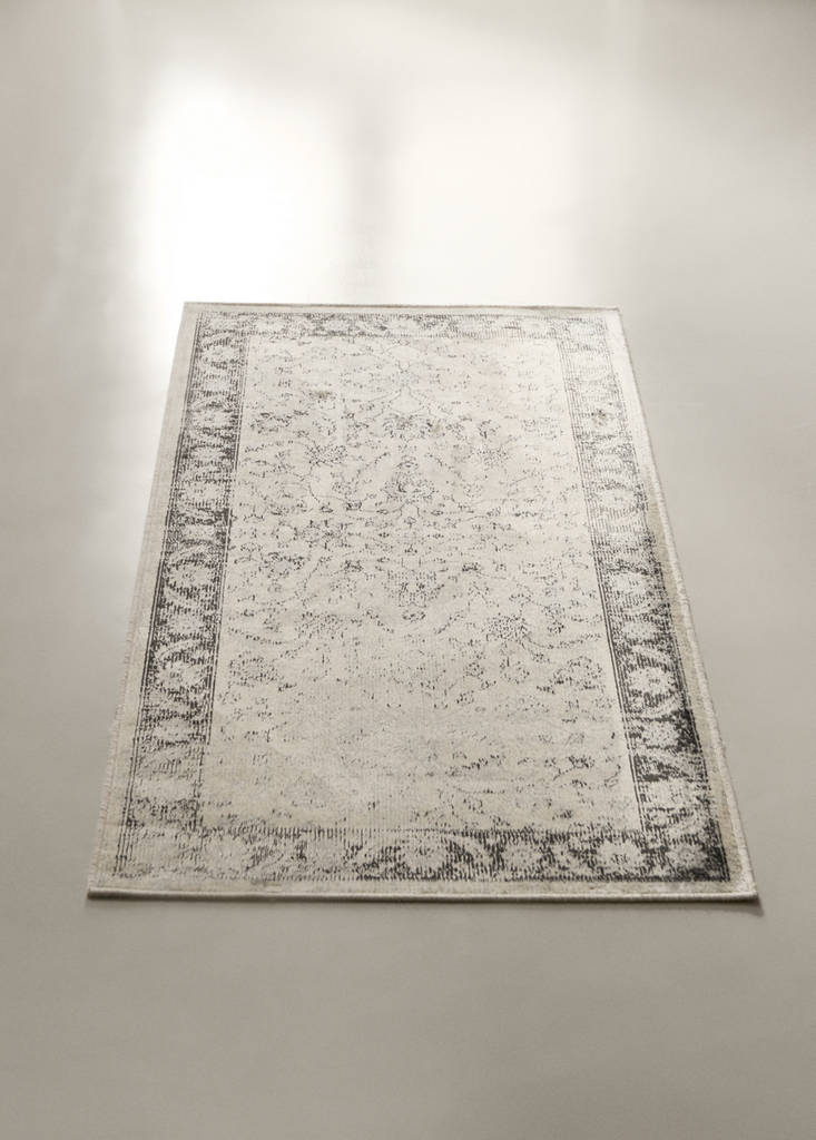 Small aged-effect rug — Grey