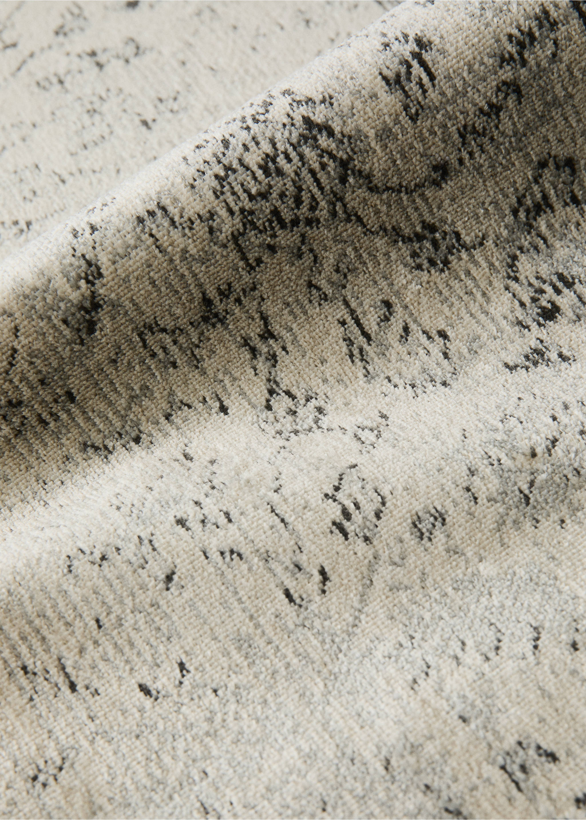 Vintage-look rug - Details of the article 1, Grey. Ref: 37021519-00.